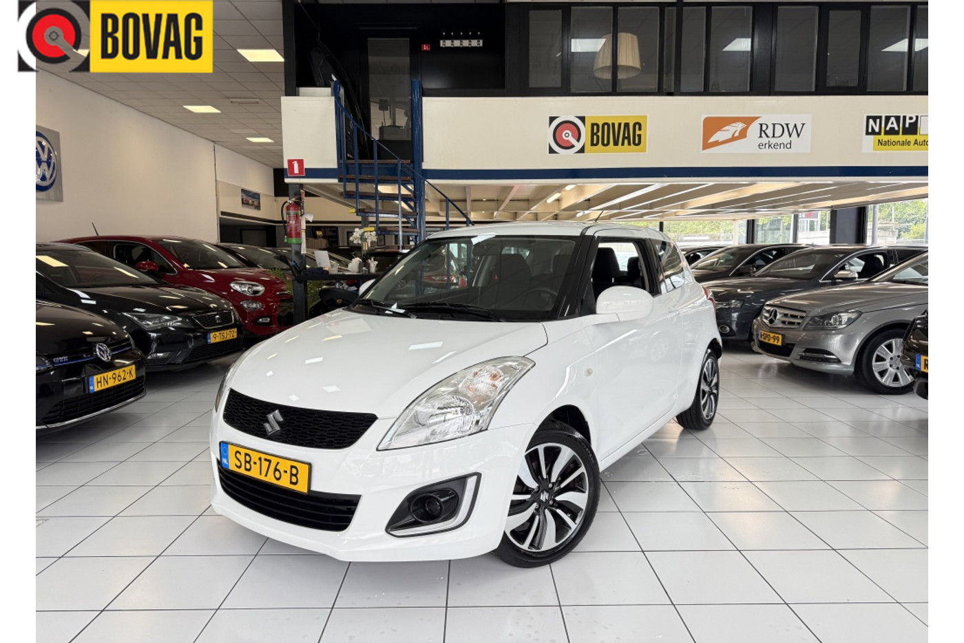 Suzuki Swift 1.2 Base EASSS 2013 - voorkant
