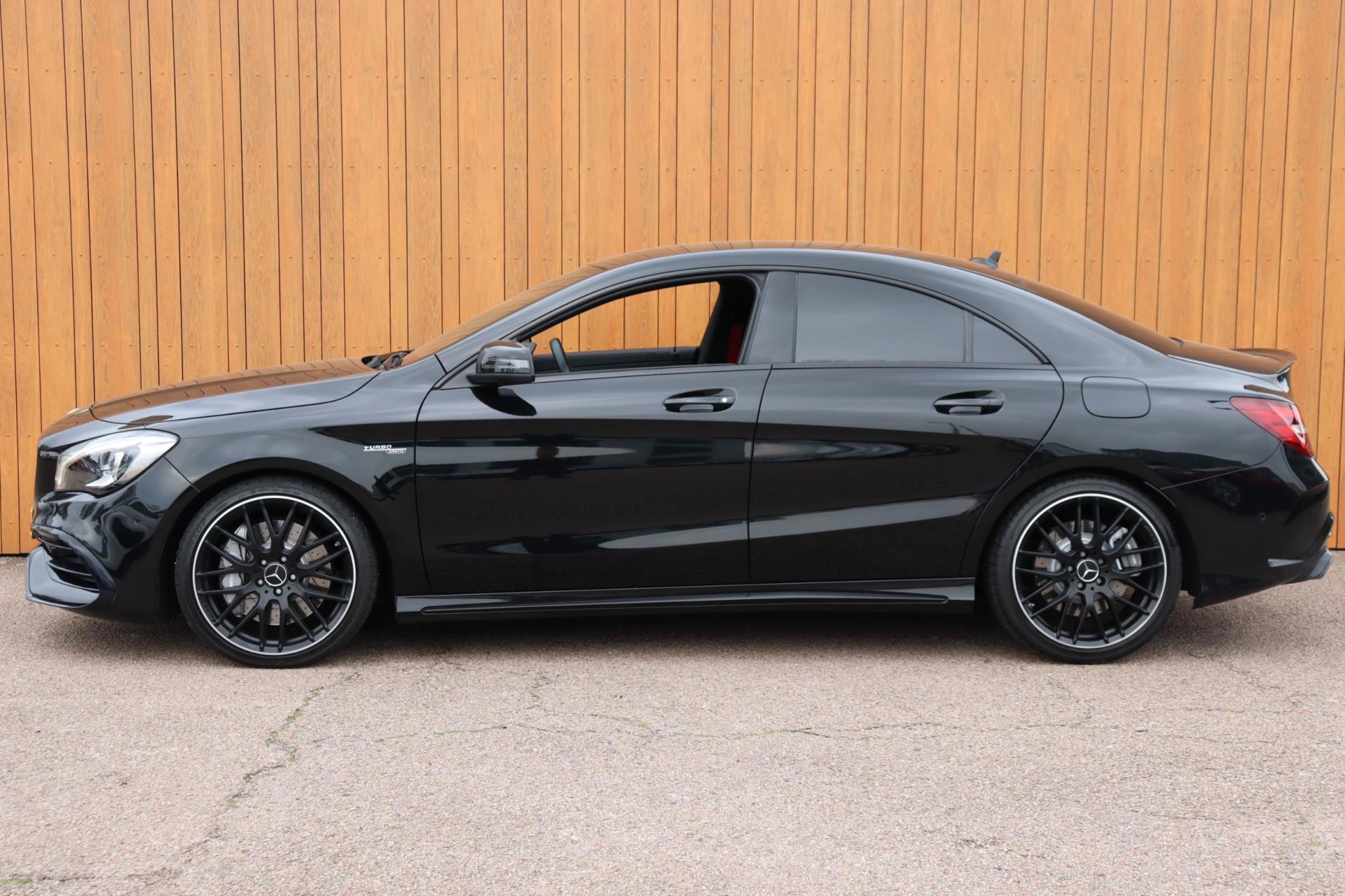 Foto van Mercedes-Benz AMG Cla 45