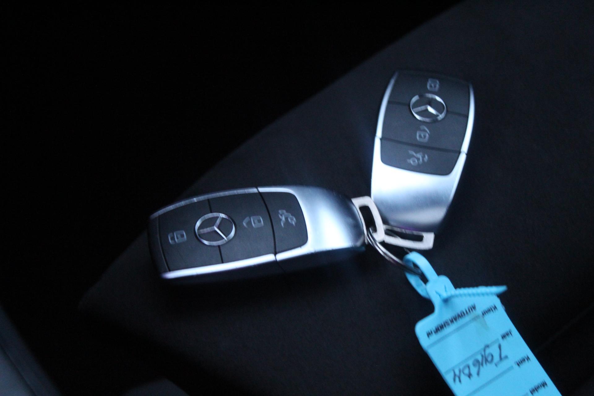 Foto van Mercedes-Benz GLC 300 E 4Matic