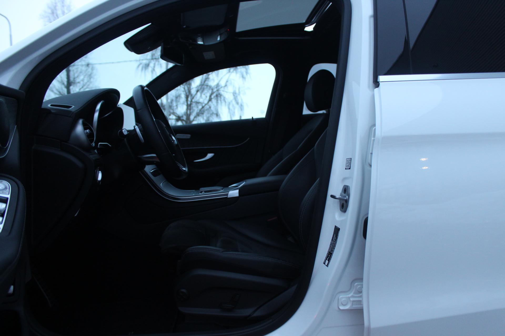 Foto van Mercedes-Benz GLC 300 E 4Matic
