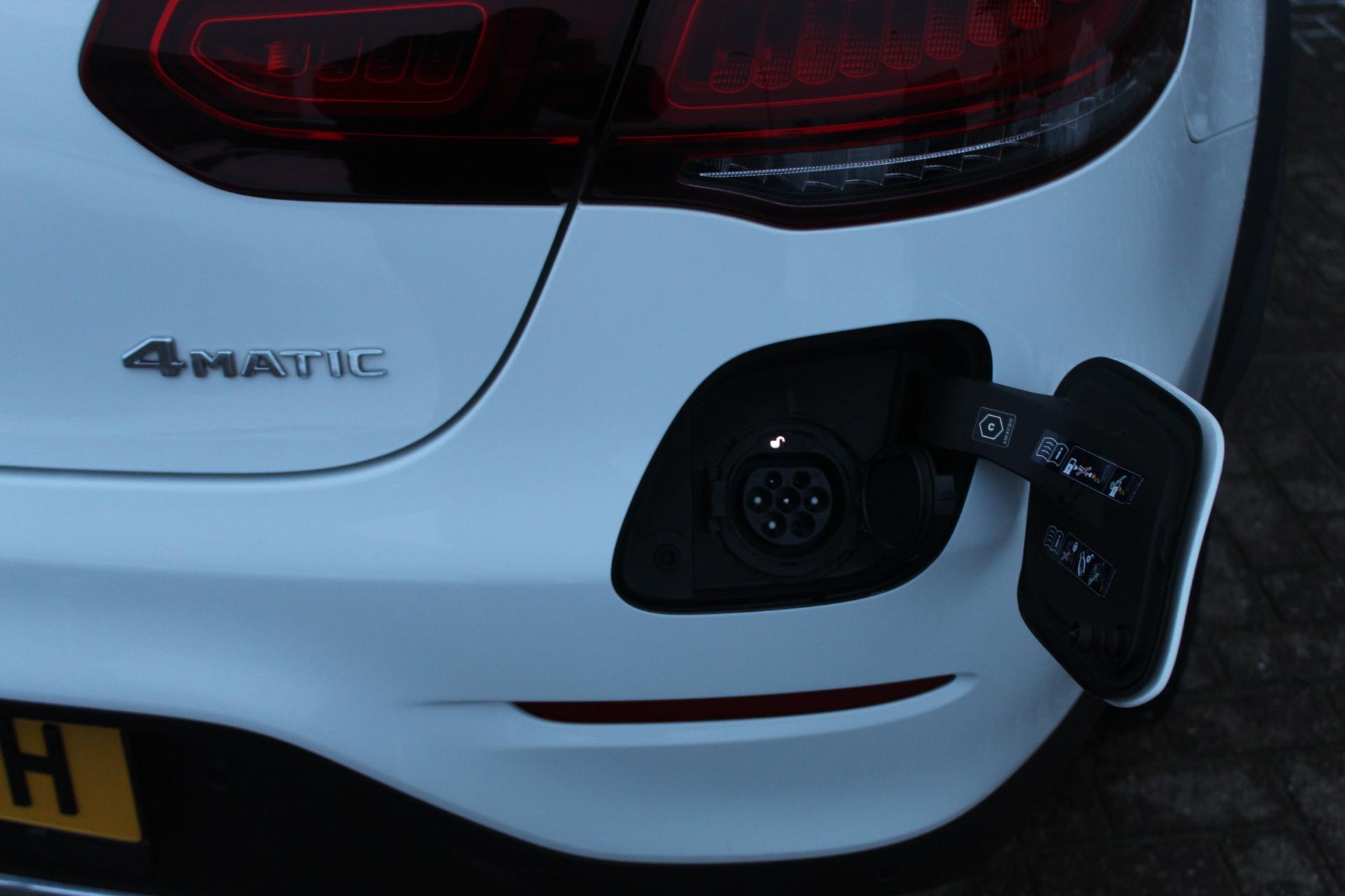 Foto van Mercedes-Benz GLC 300 E 4Matic