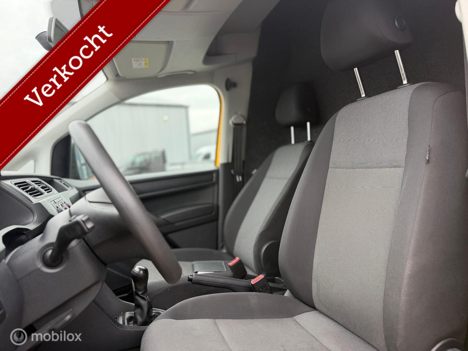 Foto van Volkswagen Caddy Modified Partition Wall