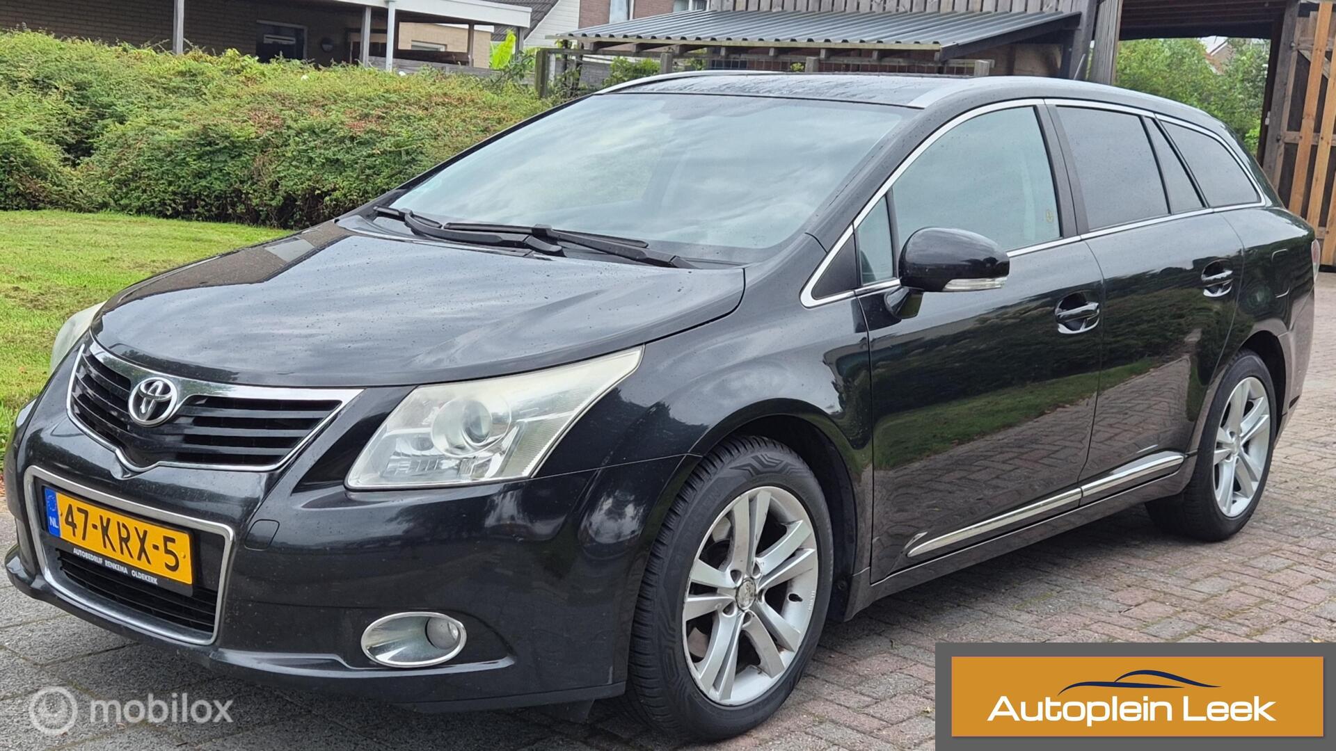 Toyota Toyota Avensis 2.2 D-4D Dynamic Business Special panoramadak 2010 - voorkant
