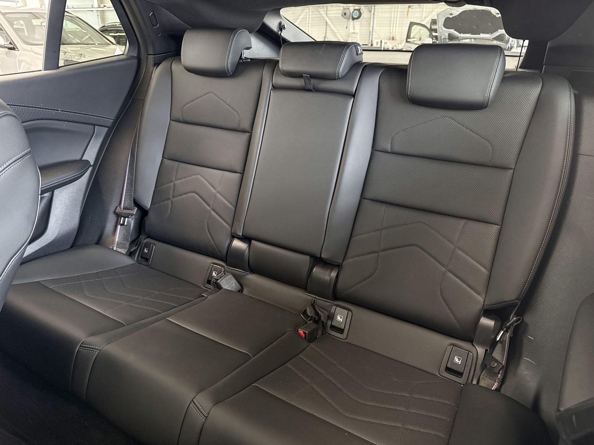 Foto van BMW Ix2 Xdrive30