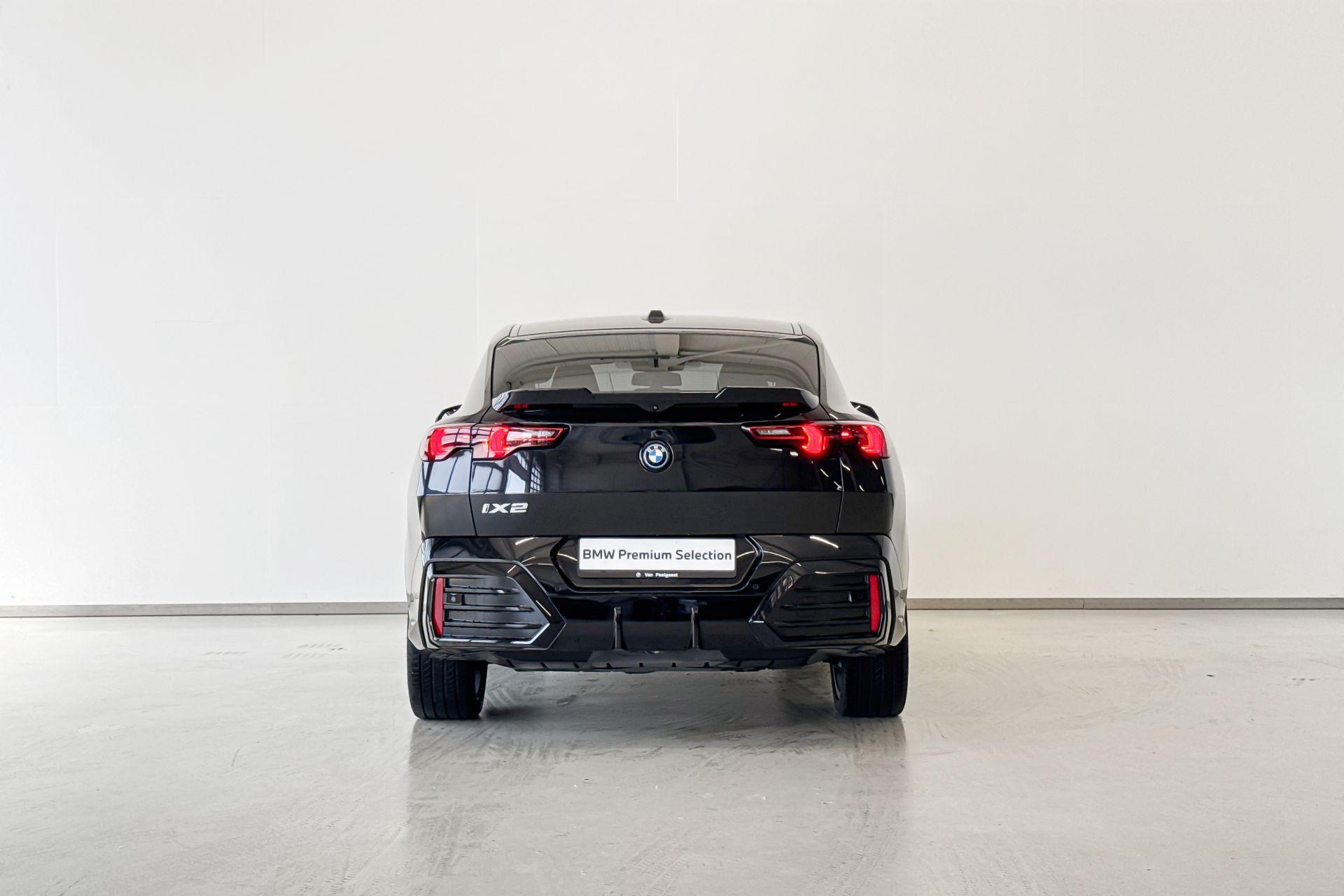 Foto van BMW Ix2 Xdrive30