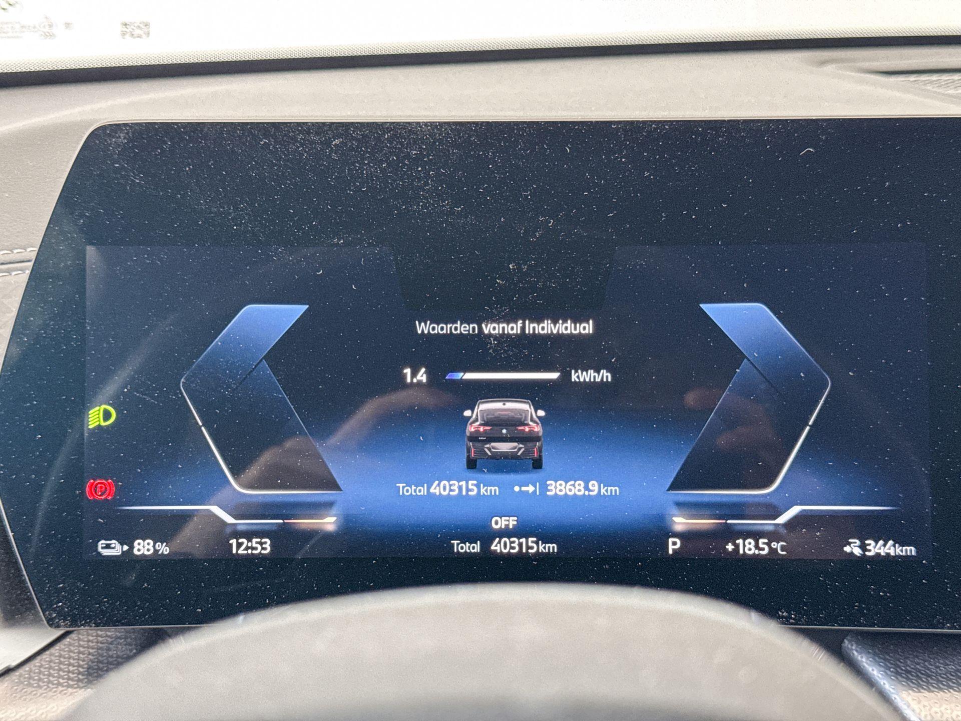 Foto van BMW Ix2 Xdrive30