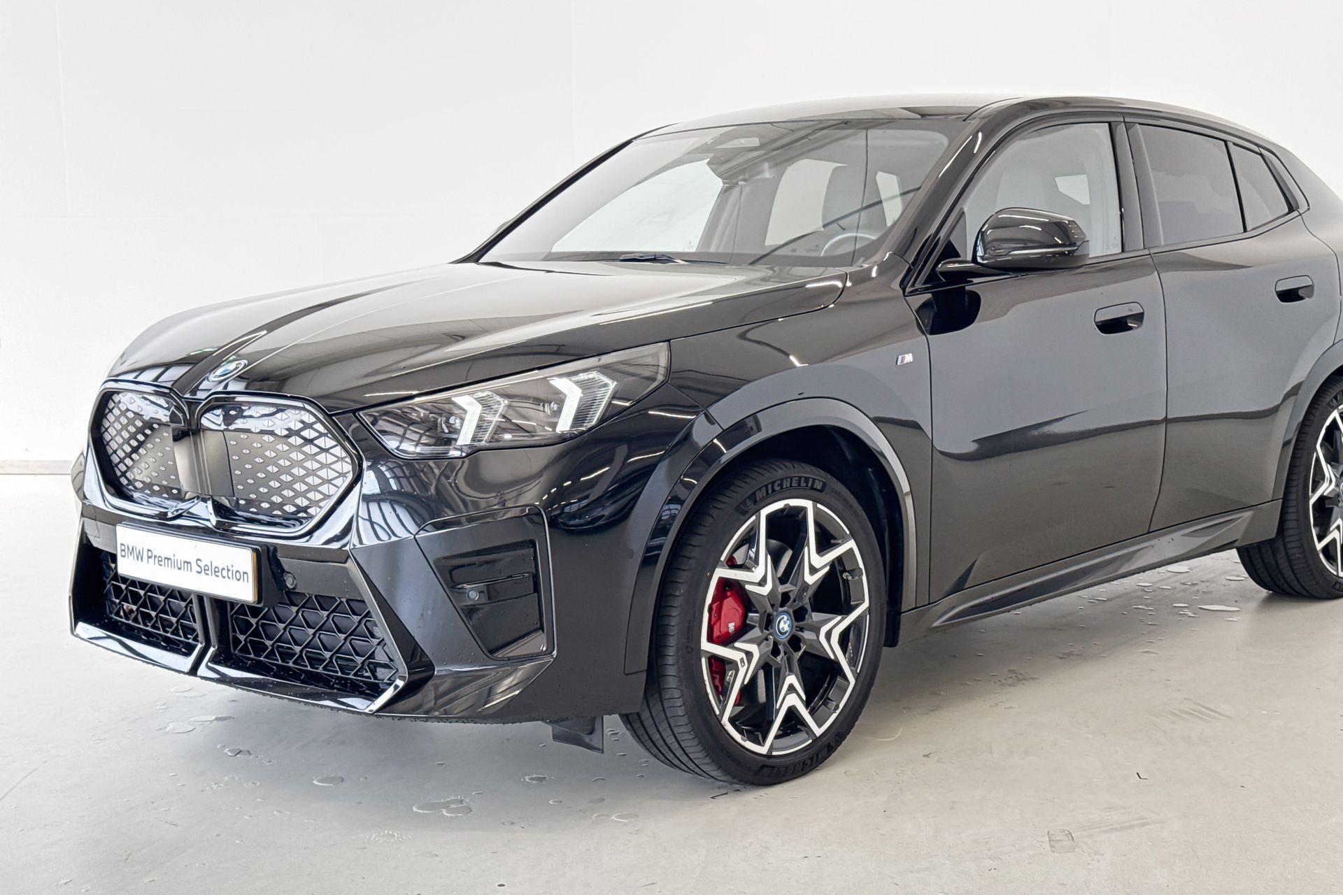 Foto van BMW Ix2 Xdrive30