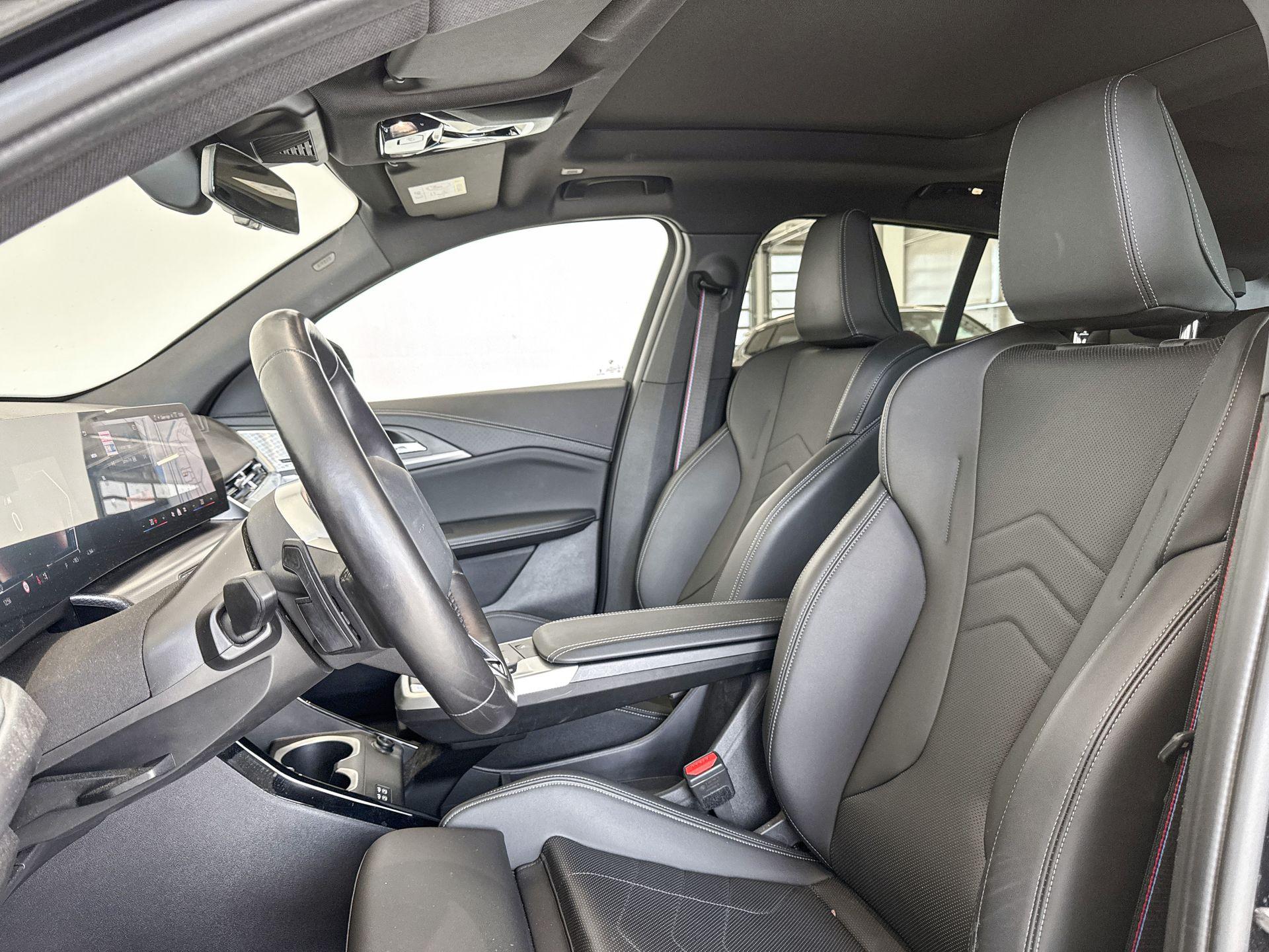 Foto van BMW Ix2 Xdrive30