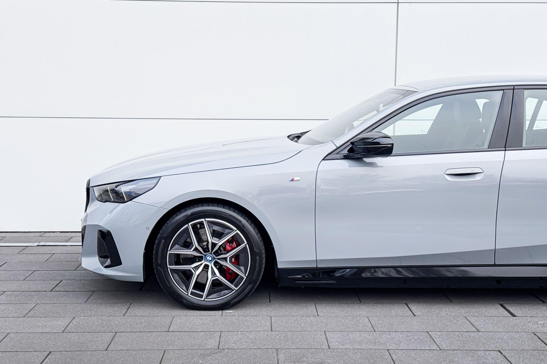 Foto van BMW I5 M60 xDrive