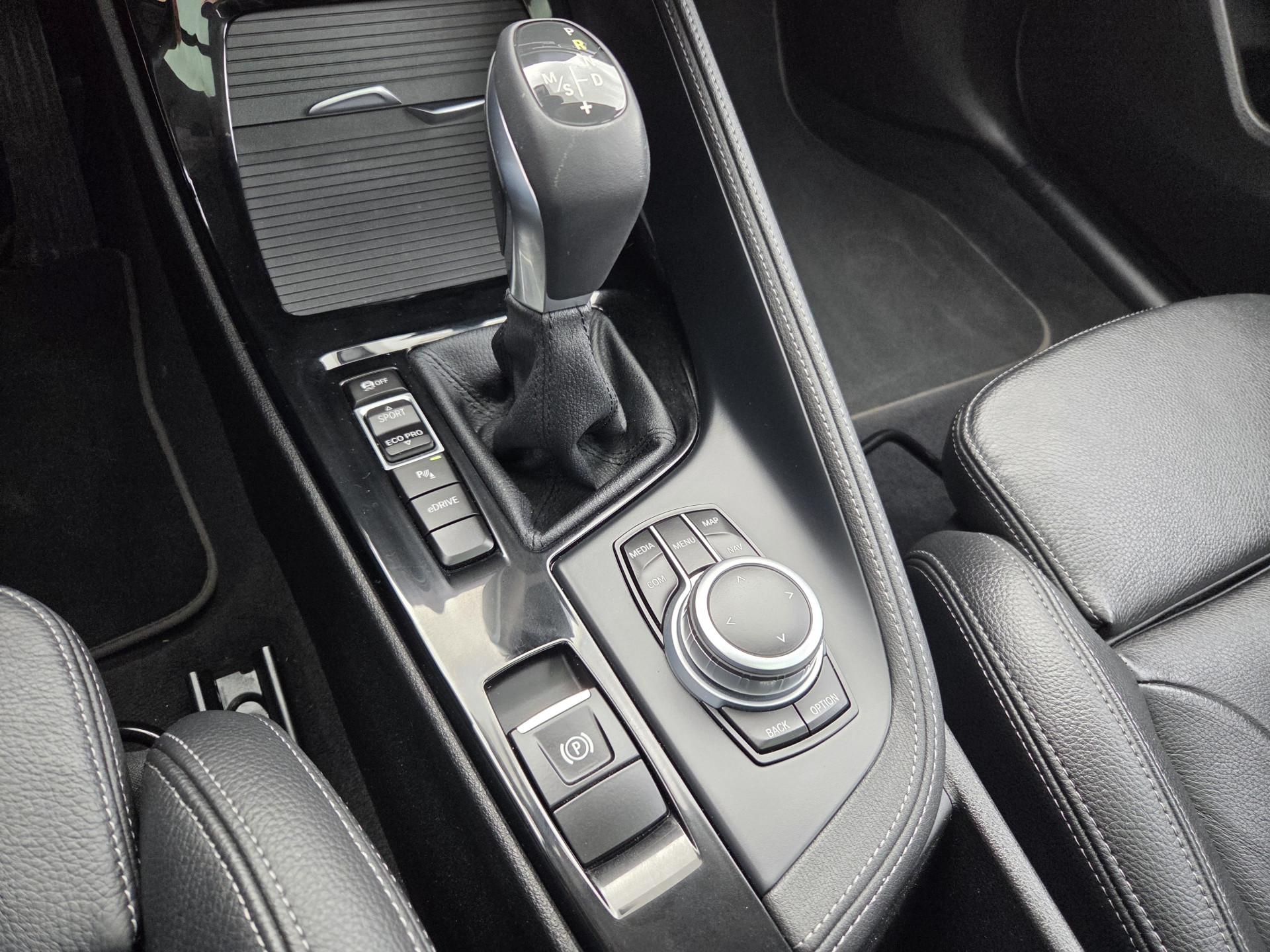 Foto van BMW X2 Xdrive25e