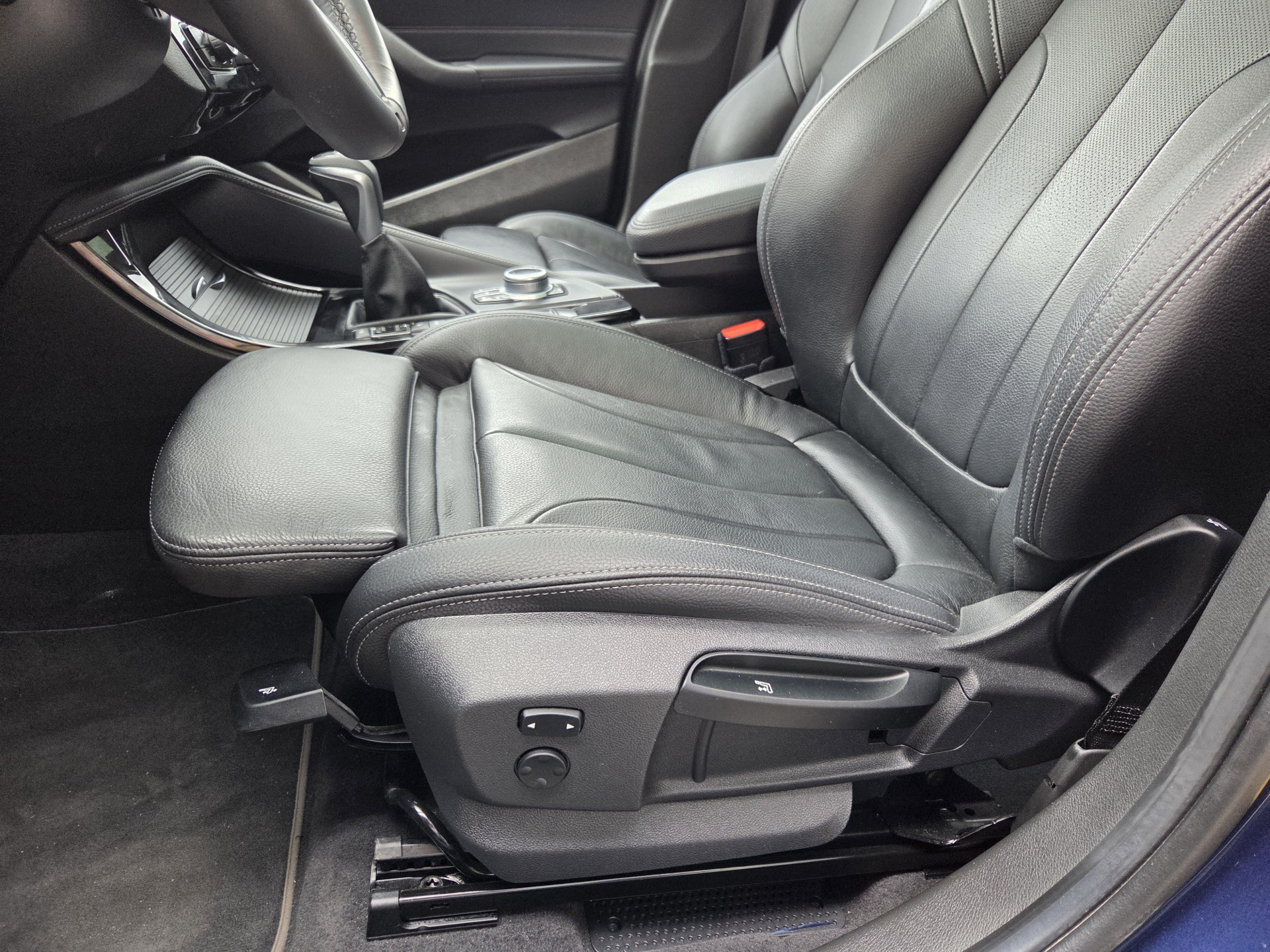 Foto van BMW X2 Xdrive25e