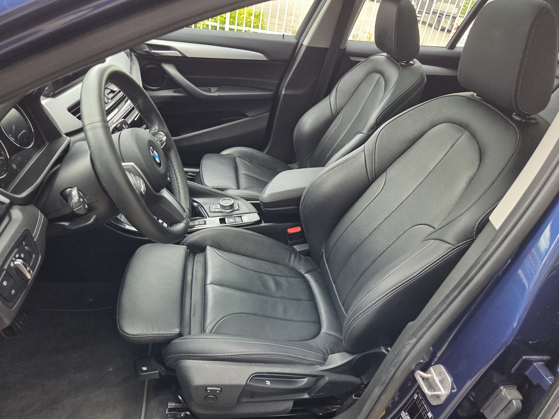 Foto van BMW X2 Xdrive25e