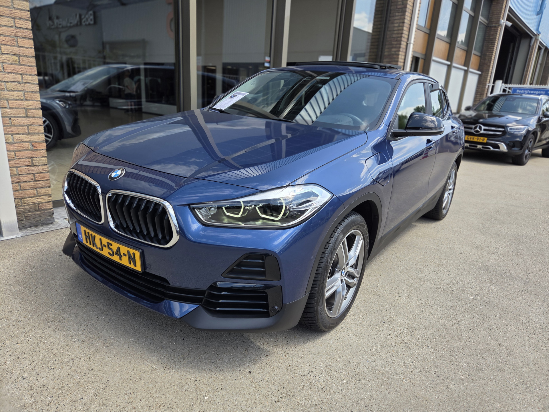 Foto van BMW X2 Xdrive25e