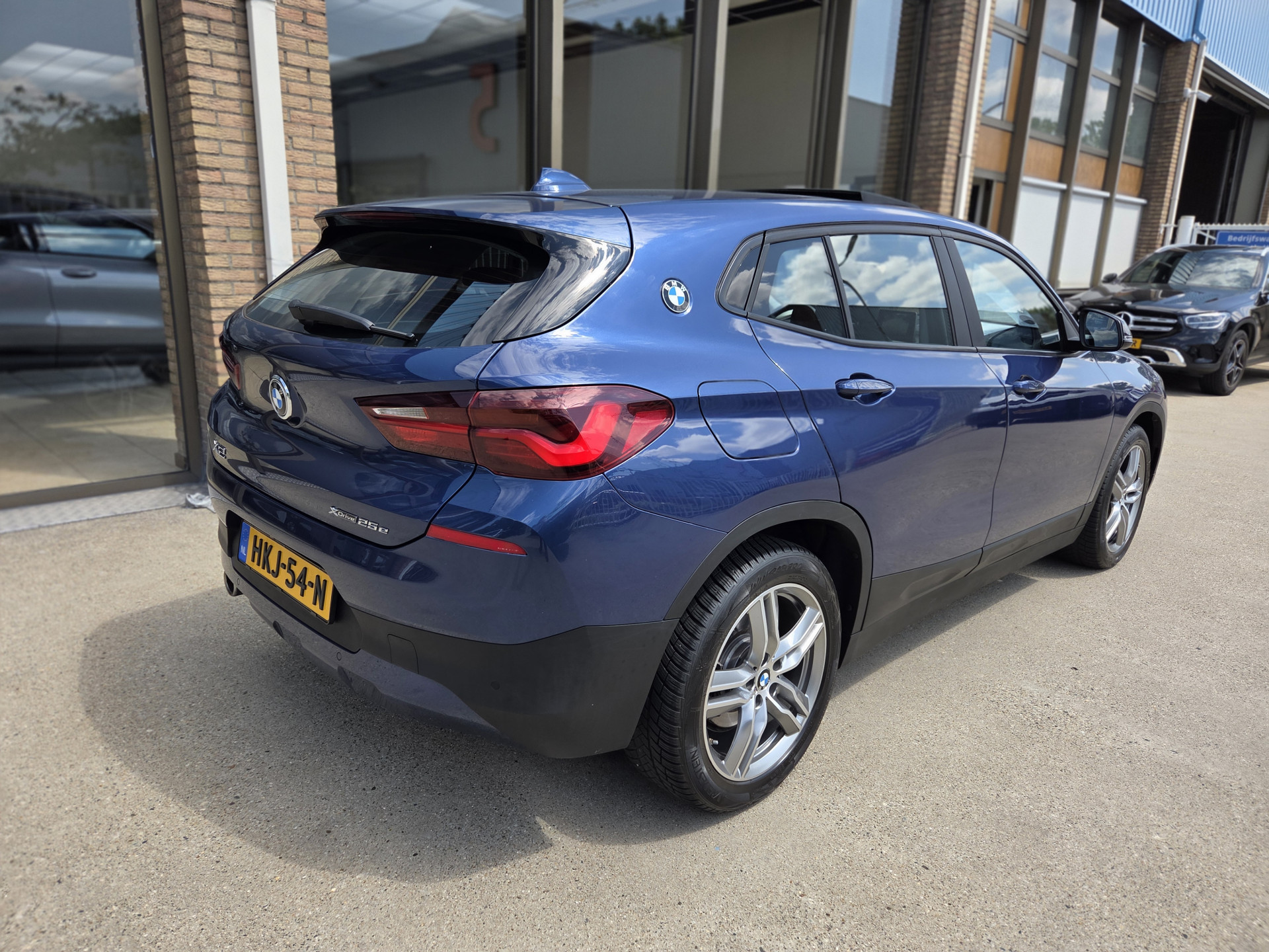Foto van BMW X2 Xdrive25e