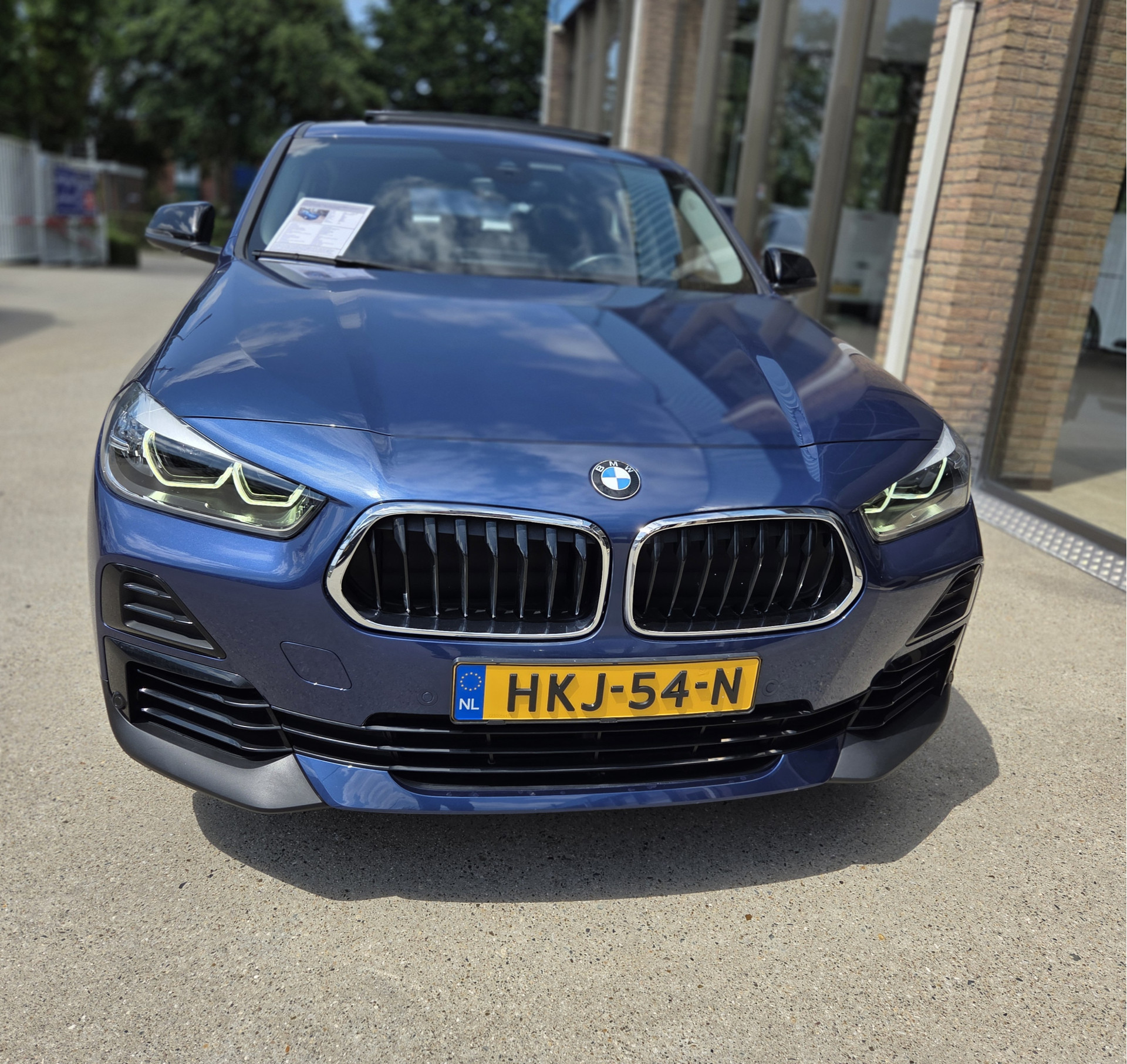 Foto van BMW X2 Xdrive25e