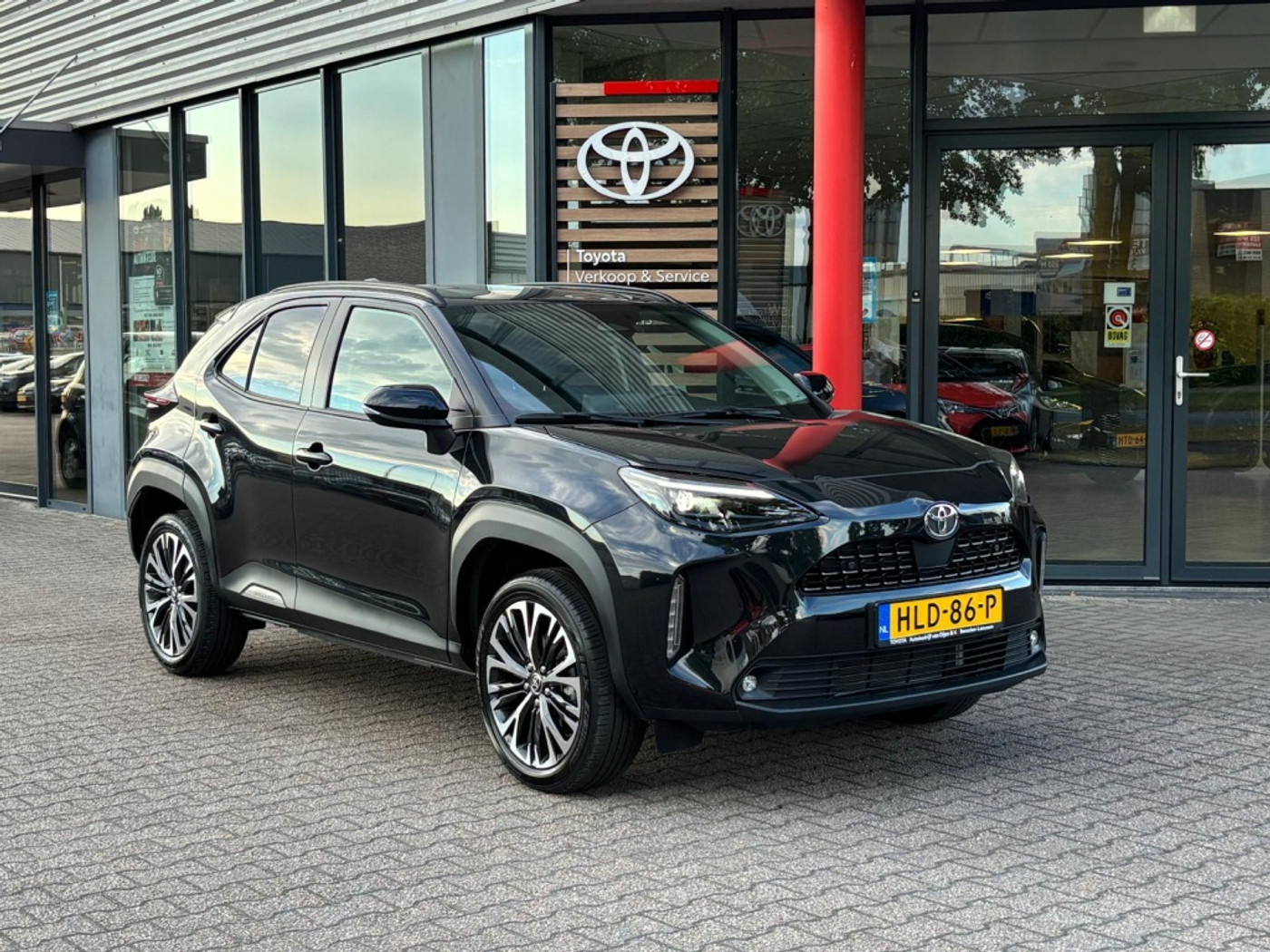 Toyota Toyota Yaris Cross 1.5 Hybr 130 Exec | Nav | Elek.a.klep | Head UP | JBL | Dodehoek 2025 - voorkant