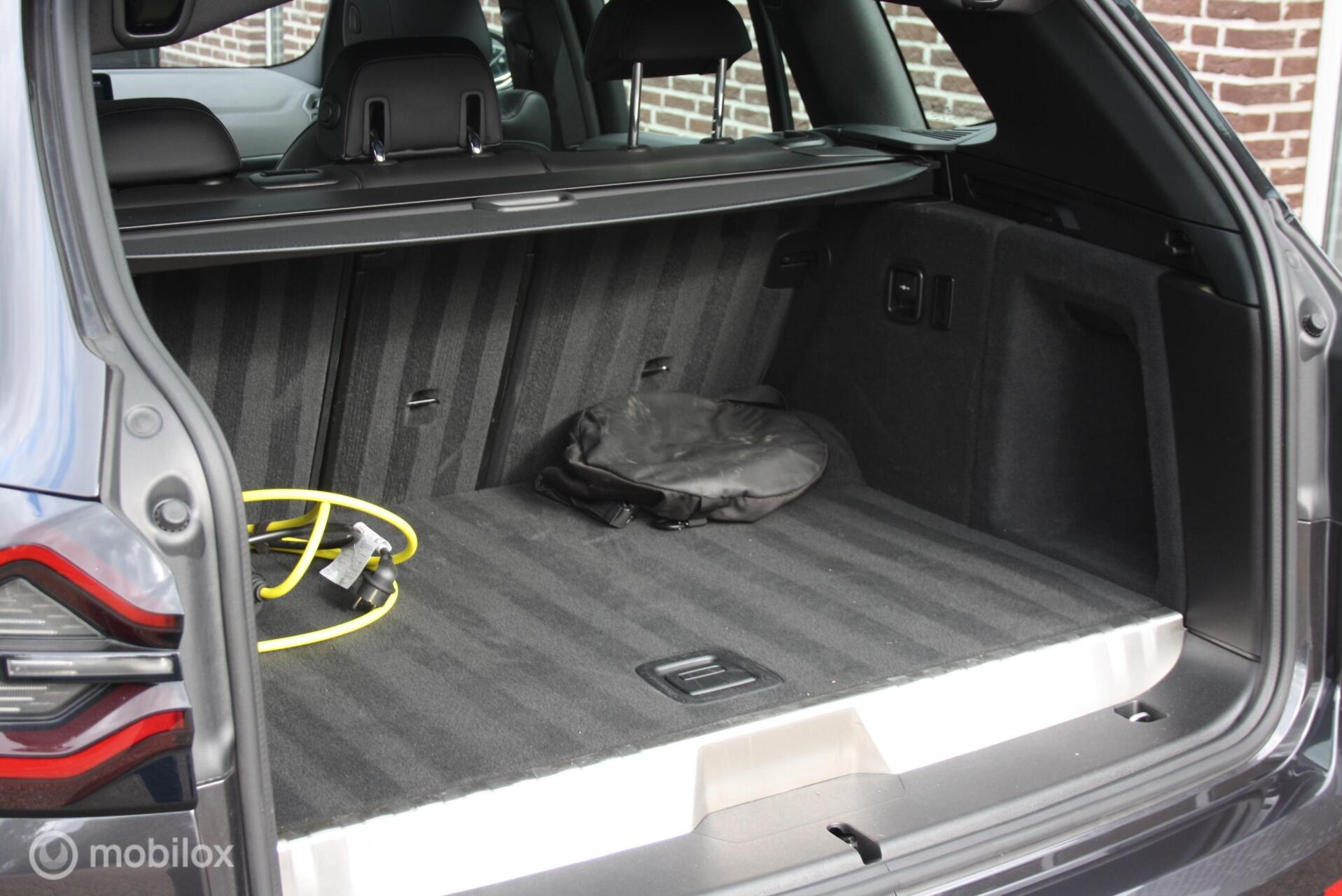 Foto van BMW X3 Xdrive30e