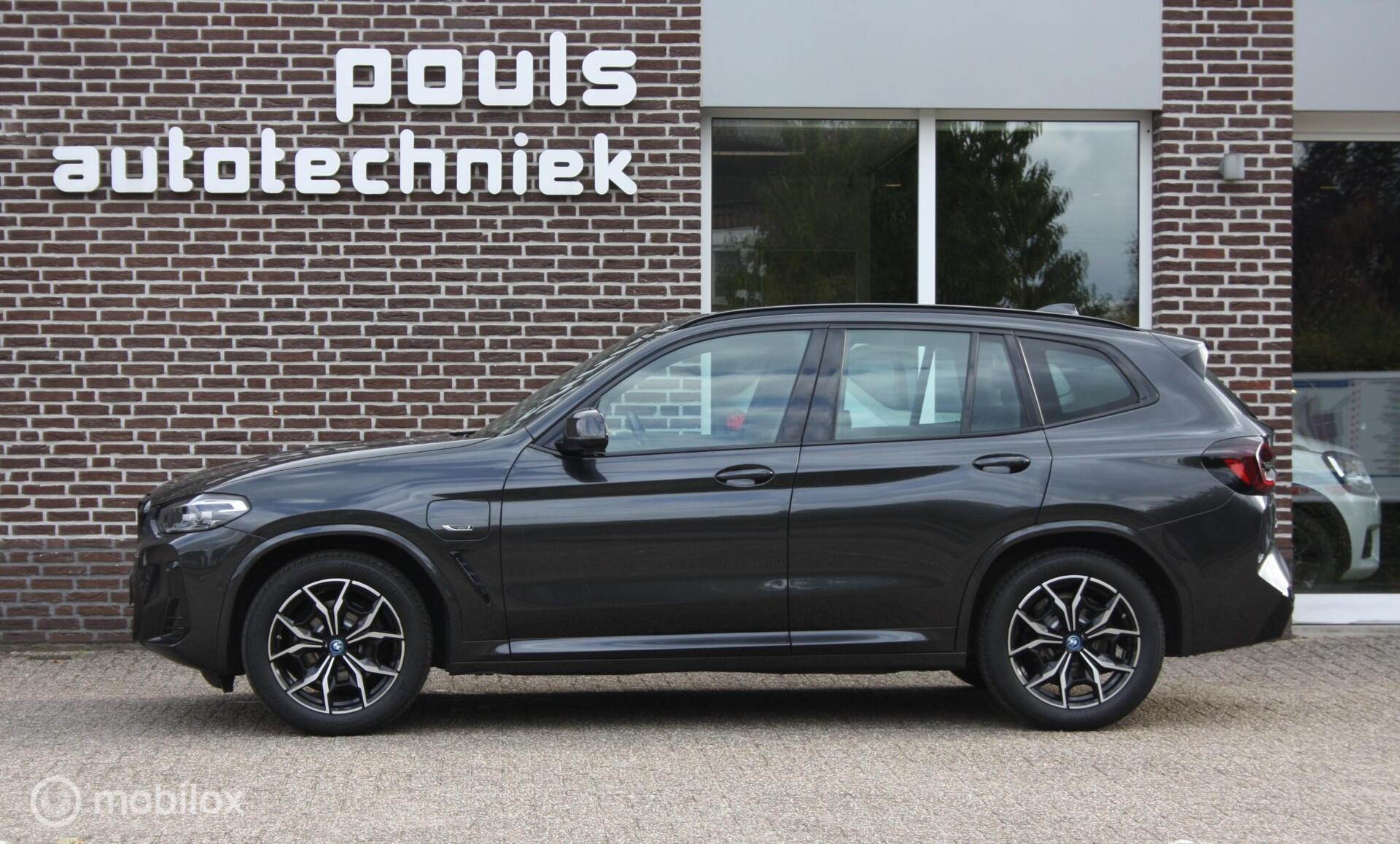 Foto van BMW X3 Xdrive30e