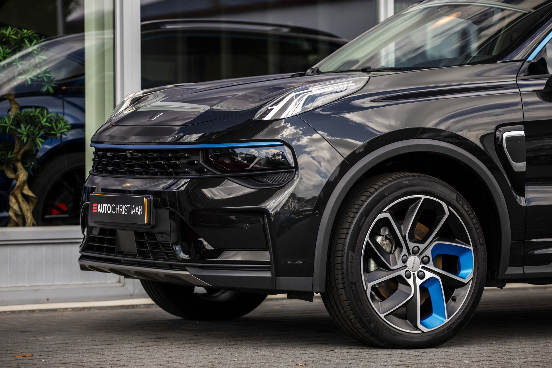 Foto van Lynk&co LYNK & Co 01