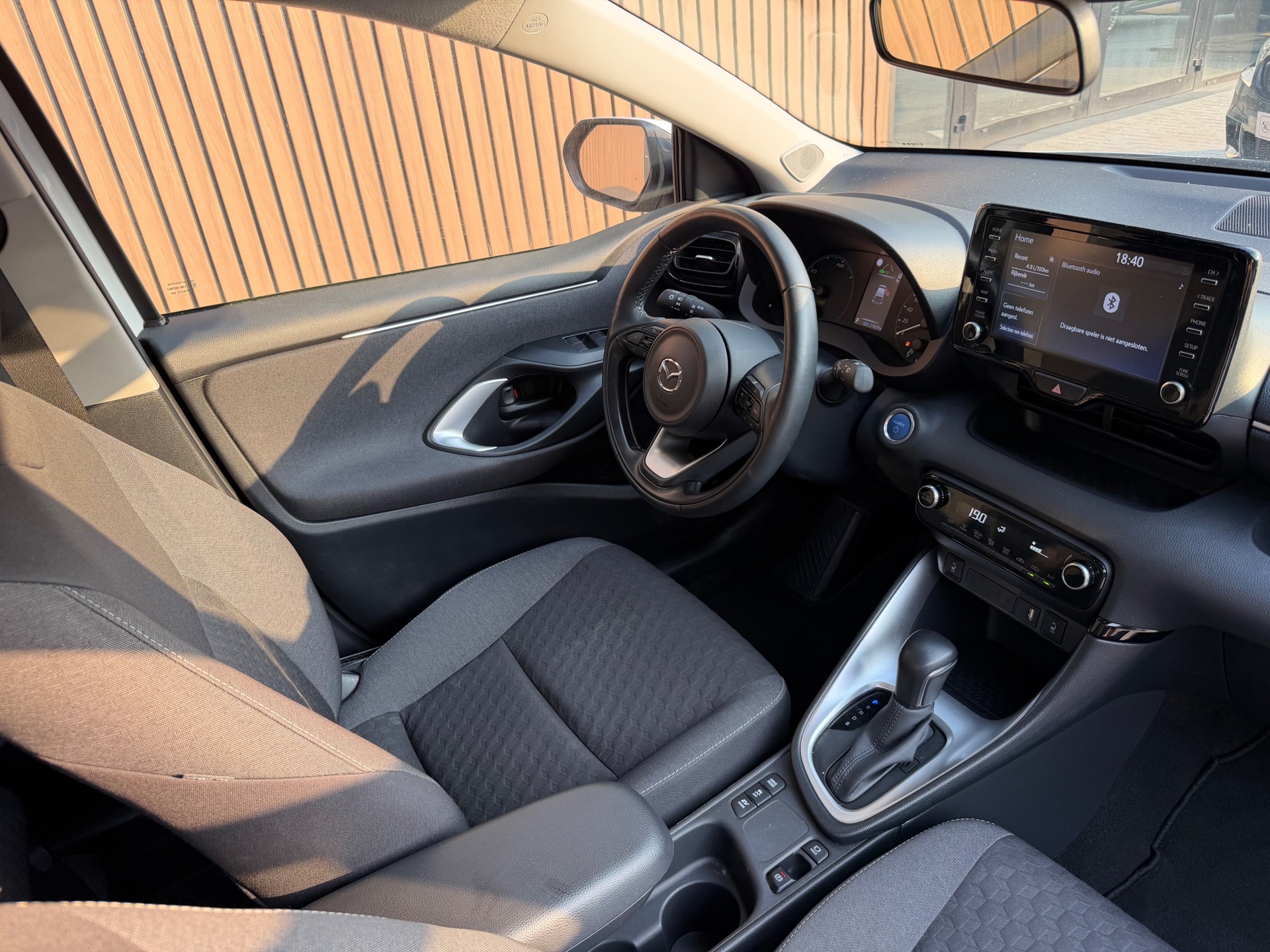 Foto van Mazda Mazda2 Hybrid