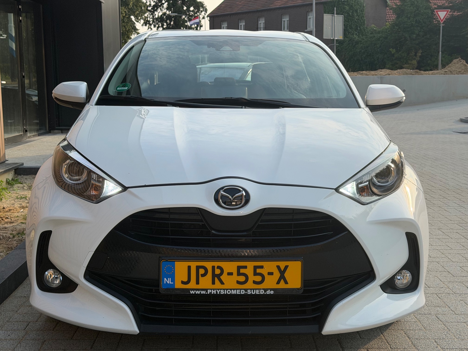 Foto van Mazda Mazda2 Hybrid