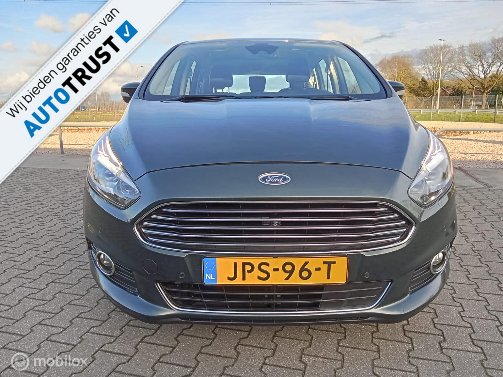 Foto van Ford S-max