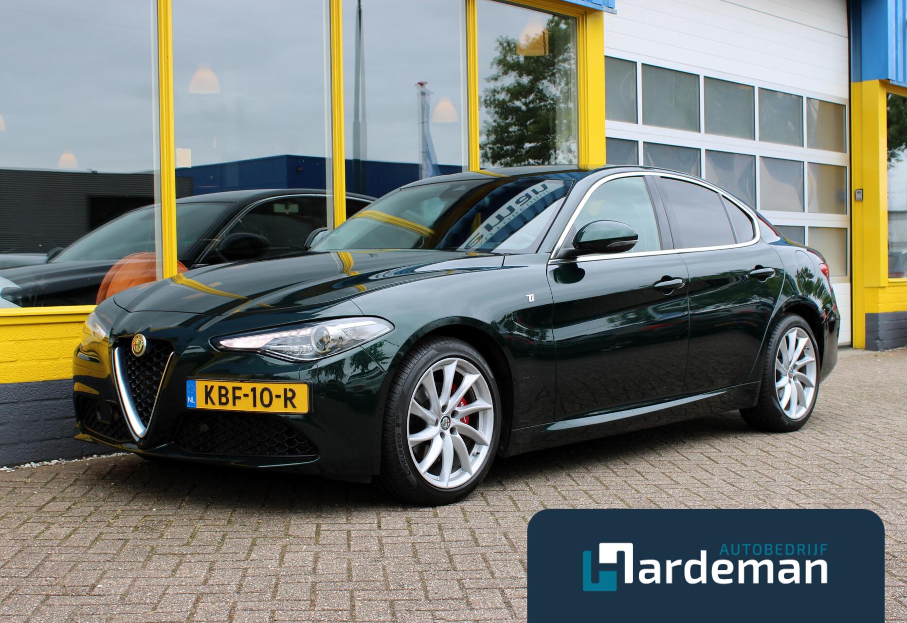 Alfa Romeo Giulia 2.0T TI Verde Visconti Driver Assist. 2021 - voorkant