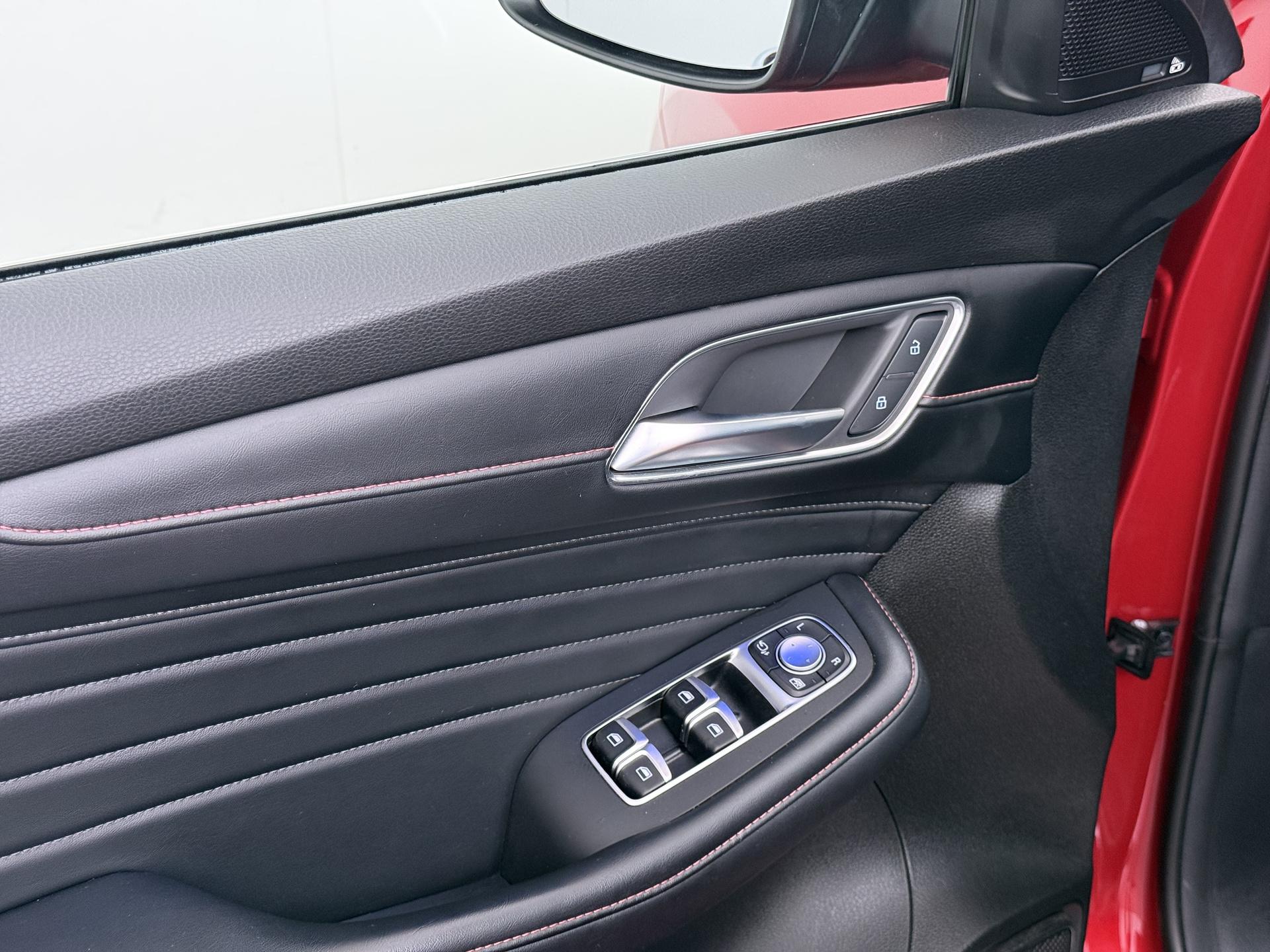 Foto van MG MG Ehs Plug-in Hybrid