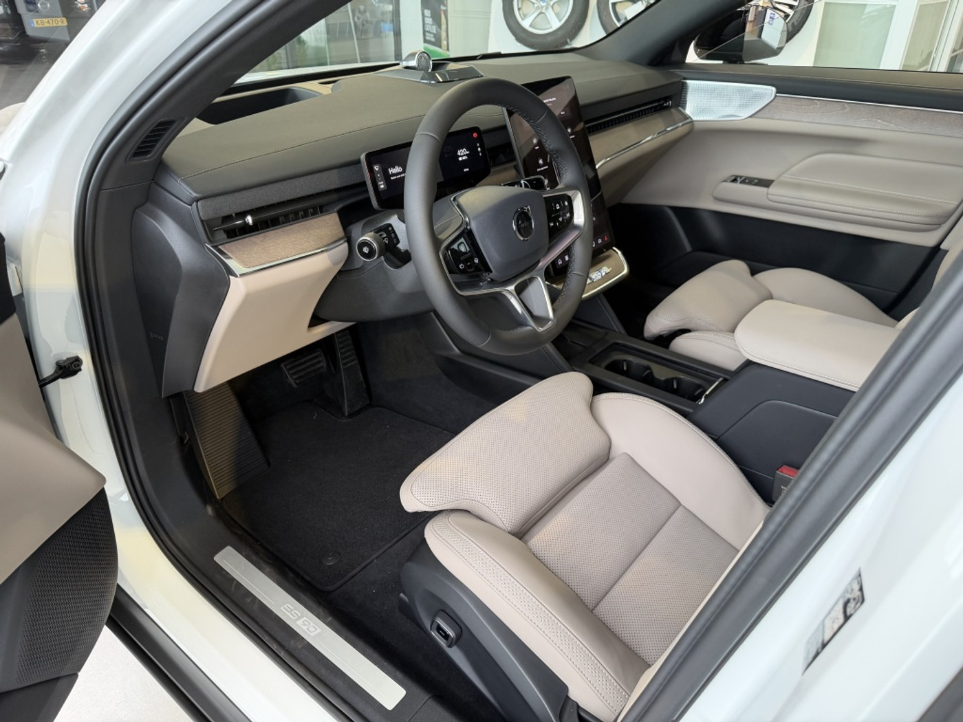 Foto van Volvo Es90