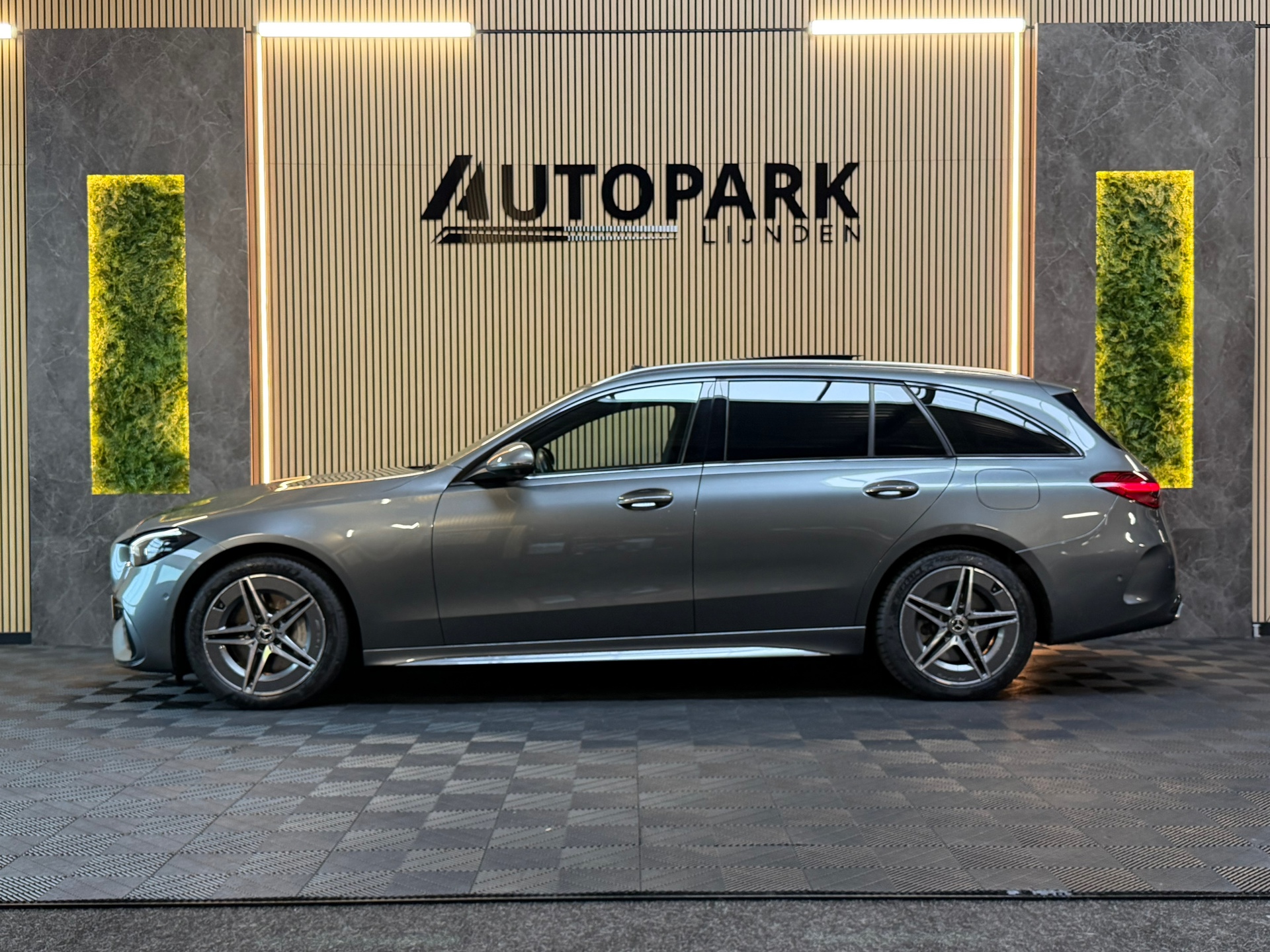 Foto van Mercedes-Benz C 300 E