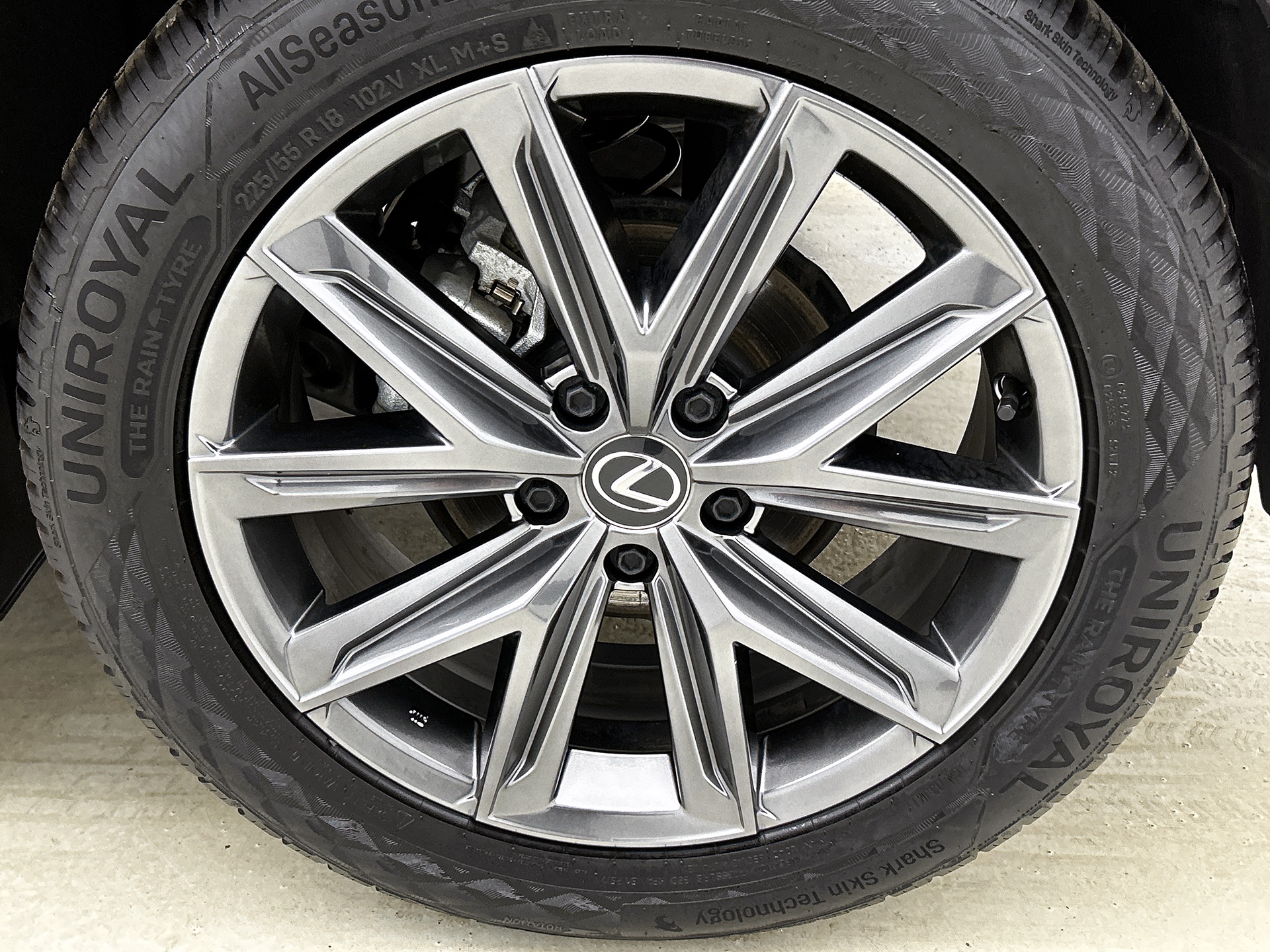 Foto van Lexus Lexus LBX