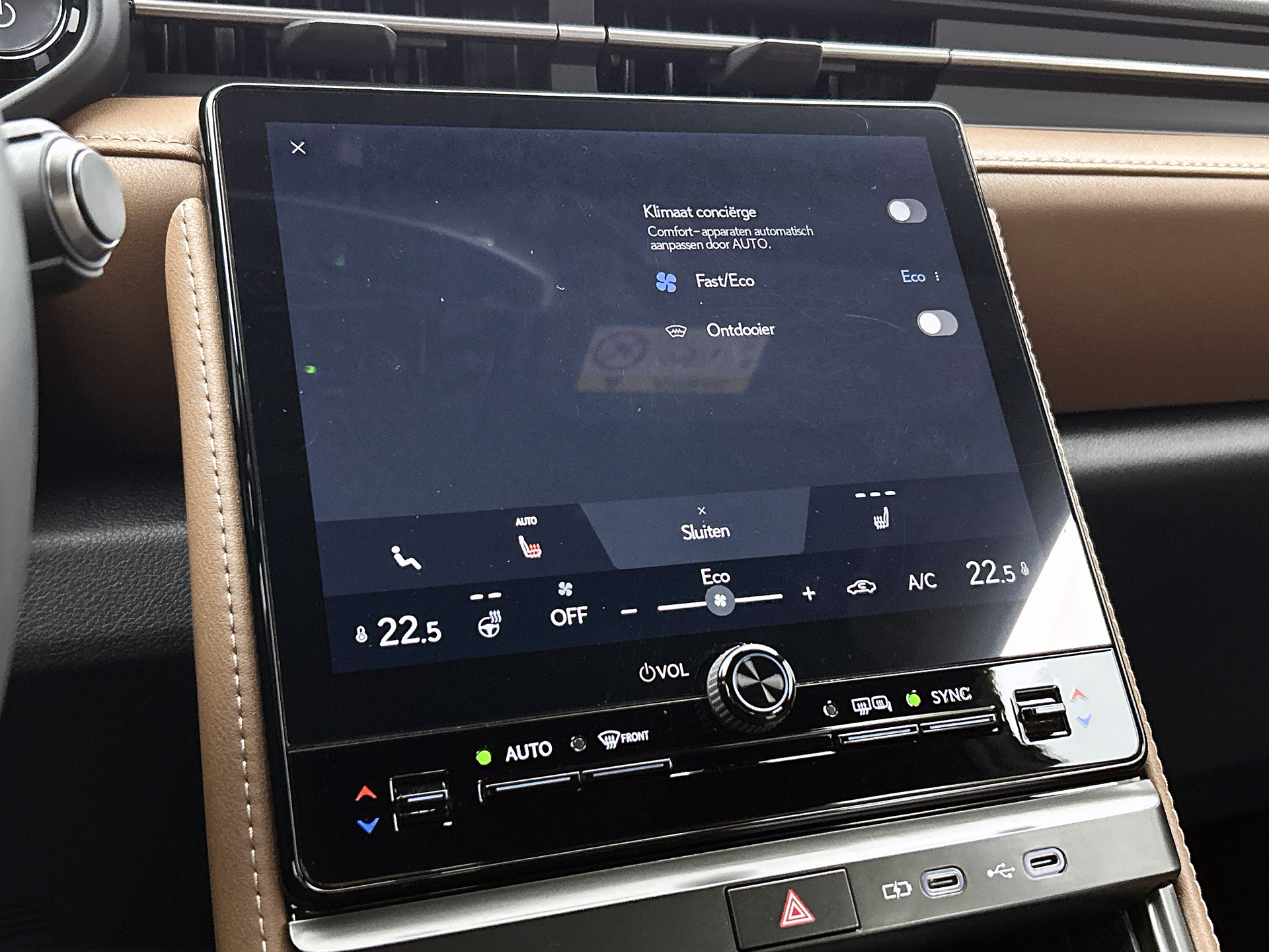 Foto van Lexus Lexus LBX