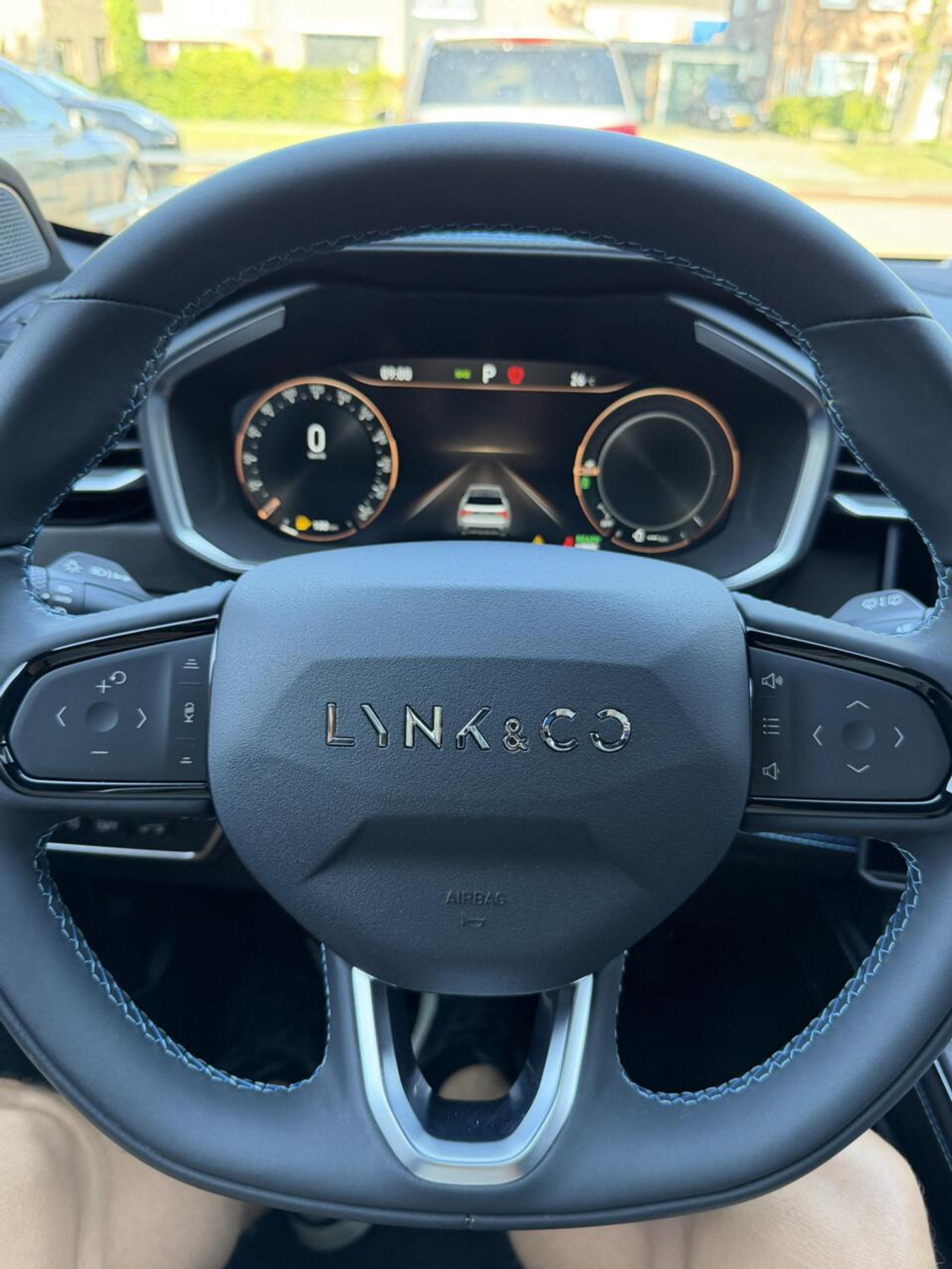 Foto van Lynk&co LYNK & Co 01