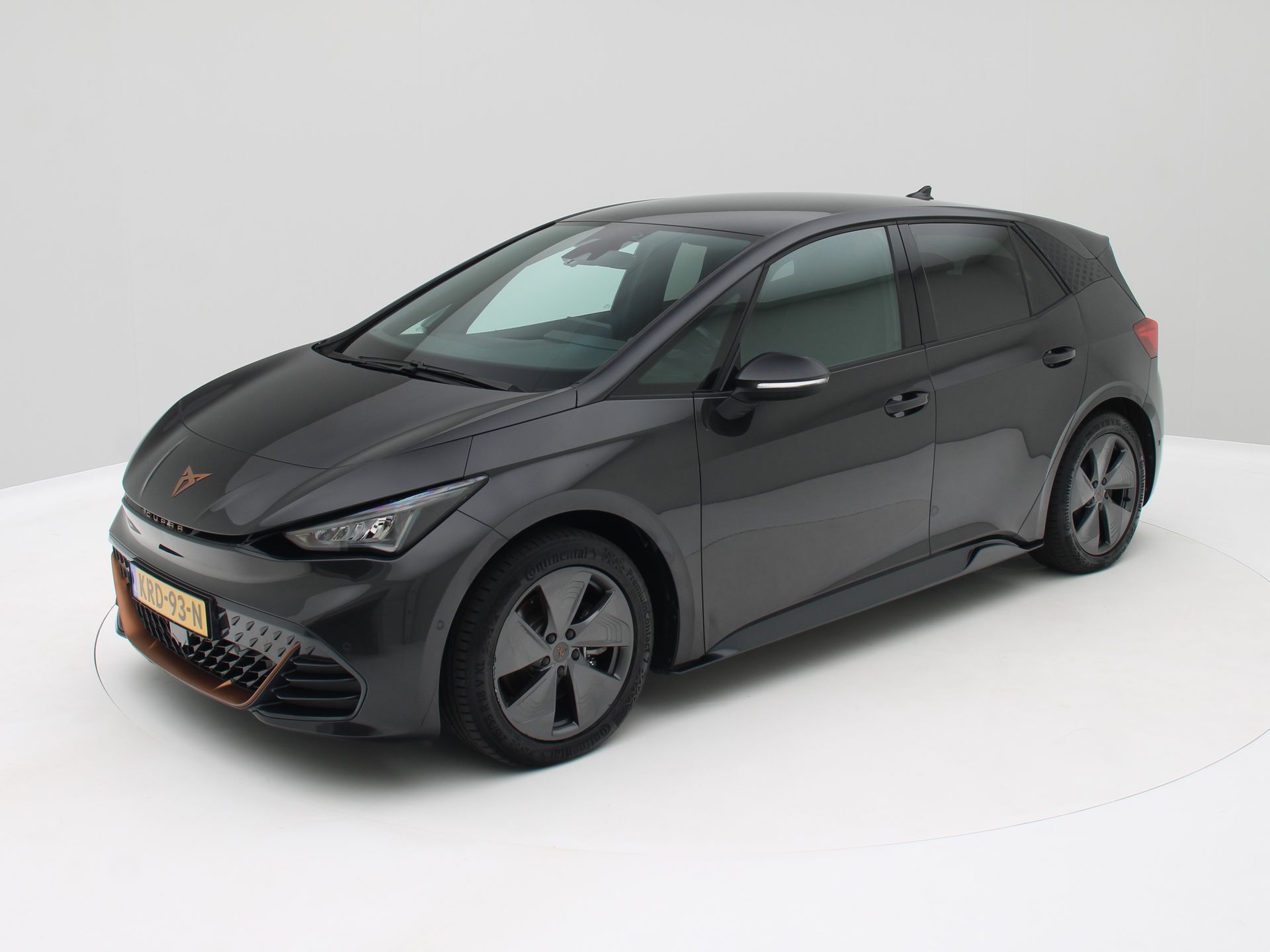 Cupra Born Business 62 kWh 2023 - voorkant