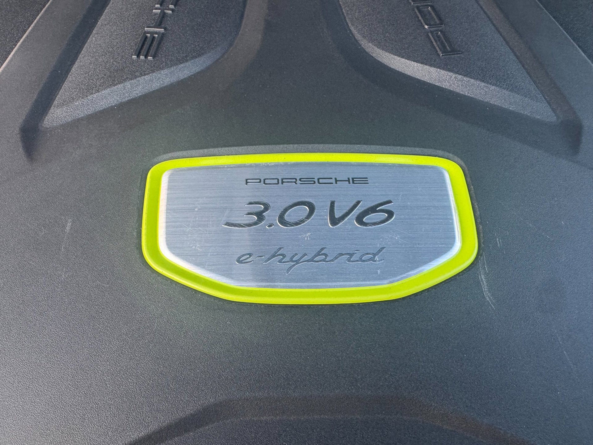 Foto van Porsche Cayenne E-hybrid