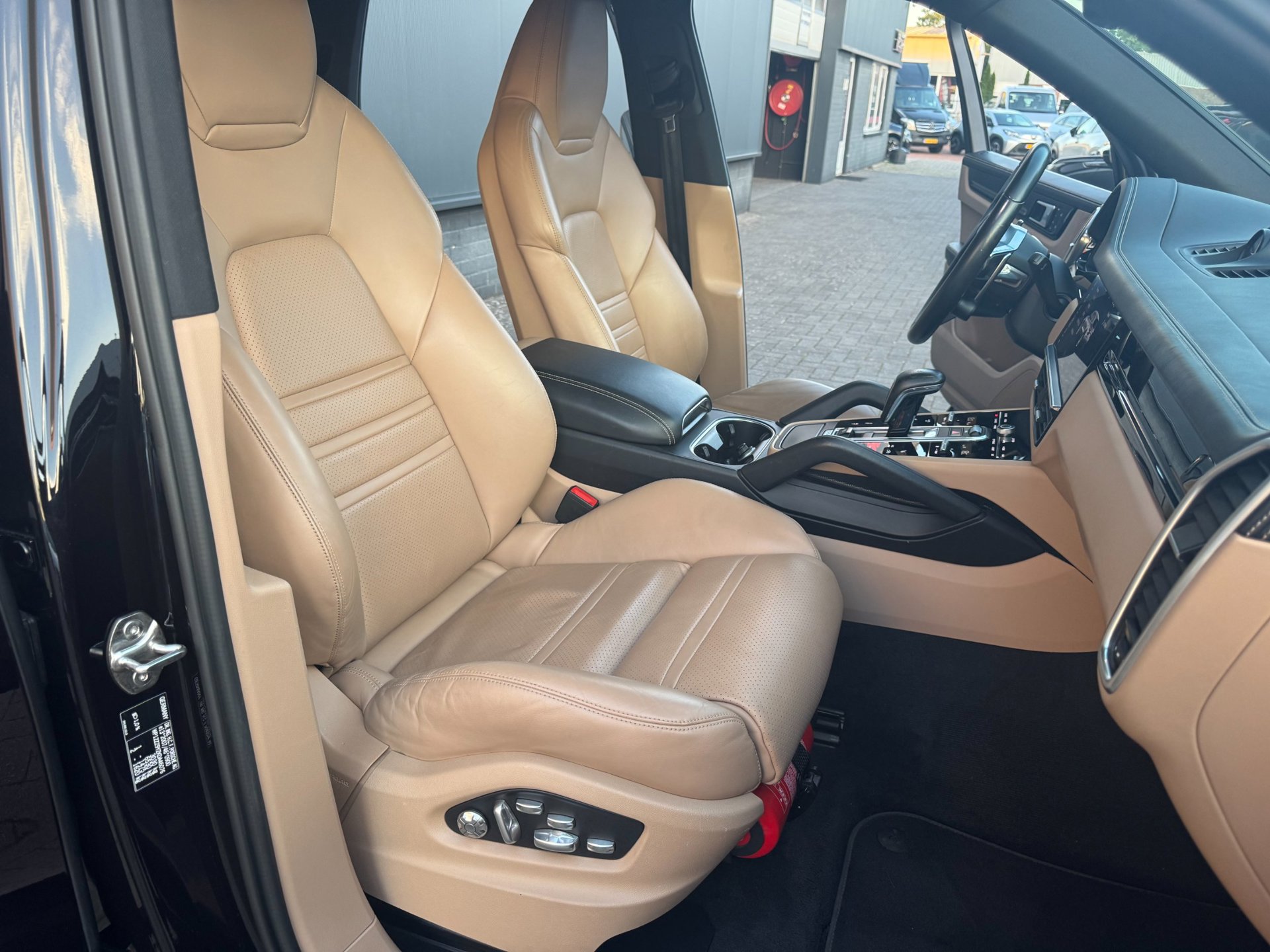 Foto van Porsche Cayenne E-hybrid