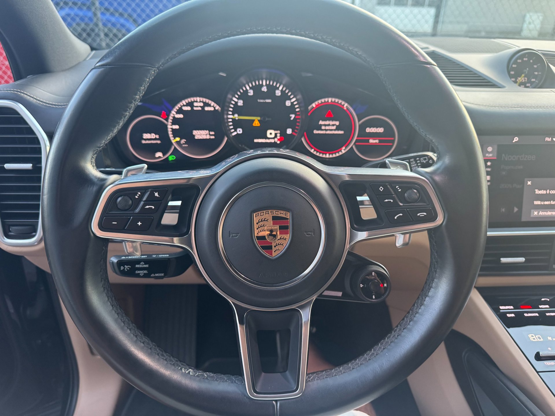 Foto van Porsche Cayenne E-hybrid