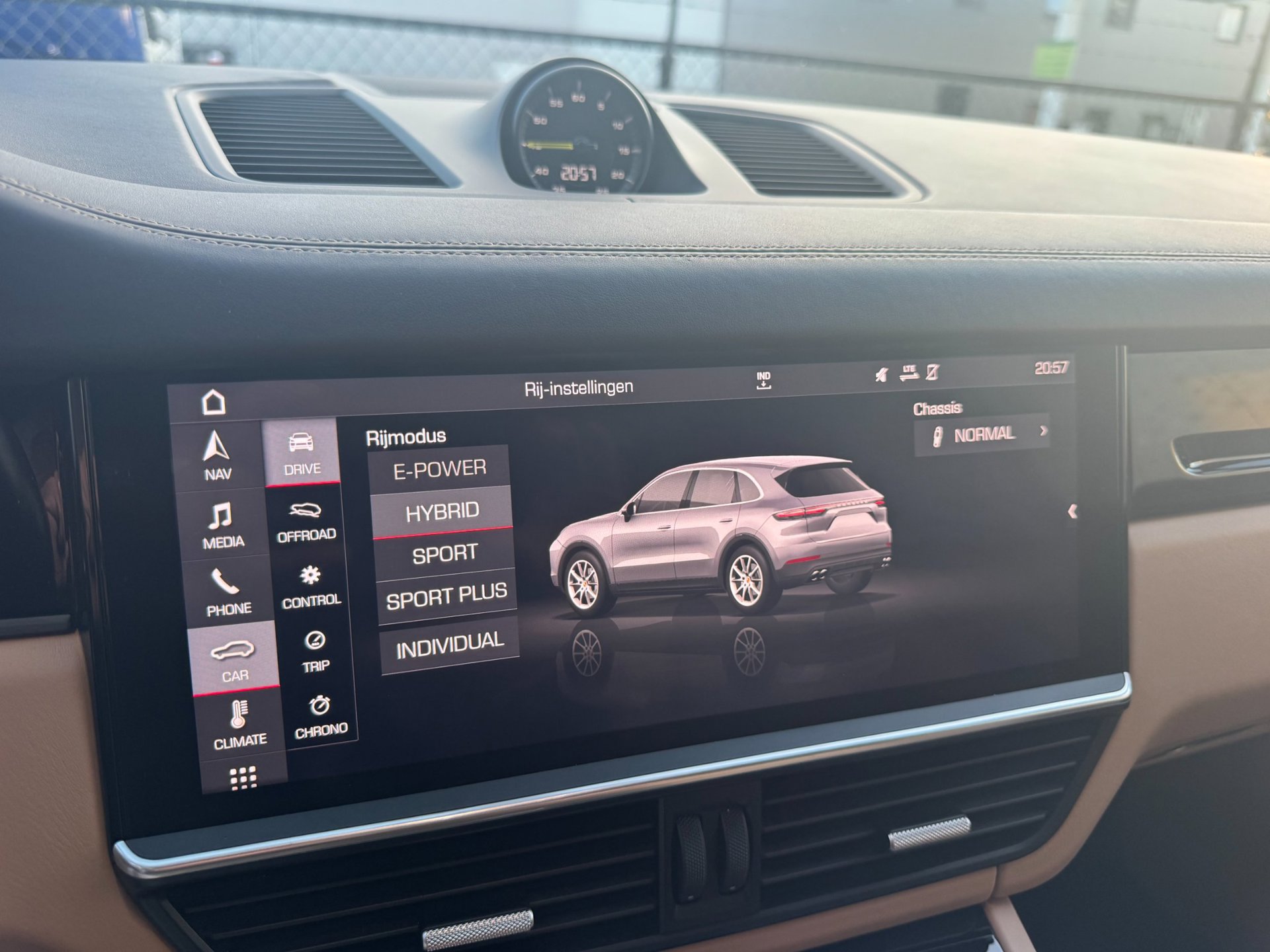 Foto van Porsche Cayenne E-hybrid