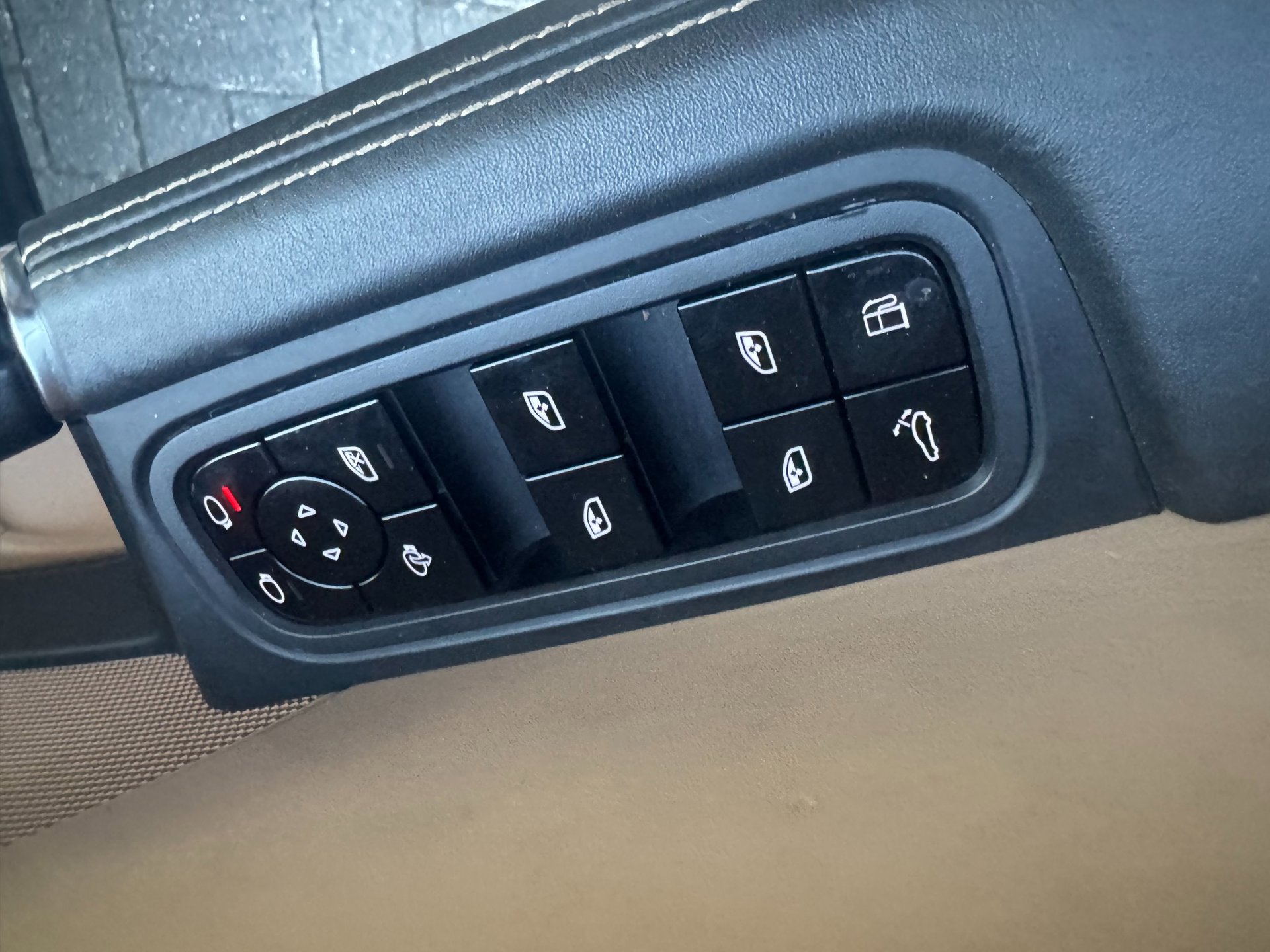 Foto van Porsche Cayenne E-hybrid