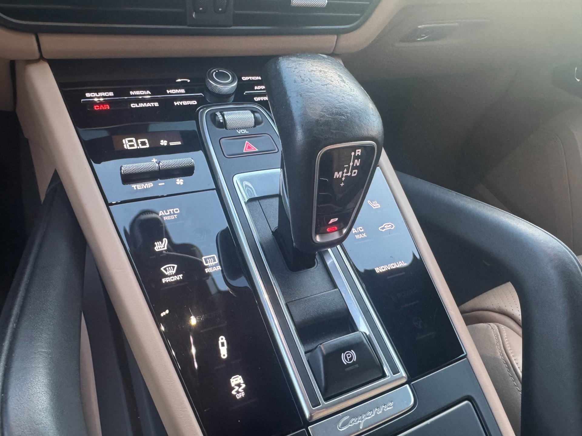 Foto van Porsche Cayenne E-hybrid
