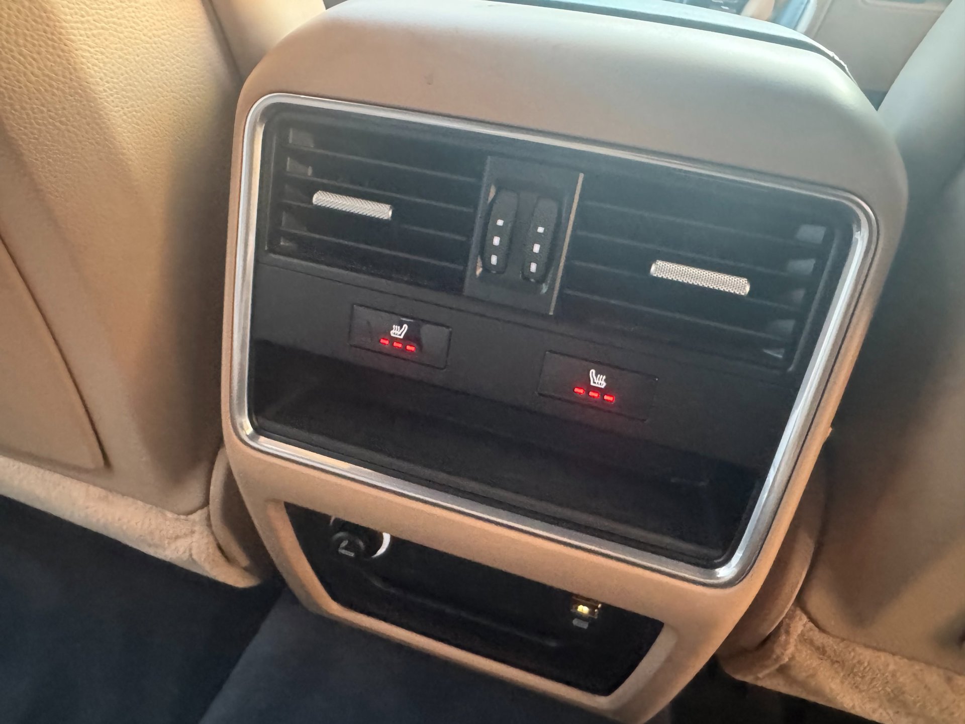 Foto van Porsche Cayenne E-hybrid