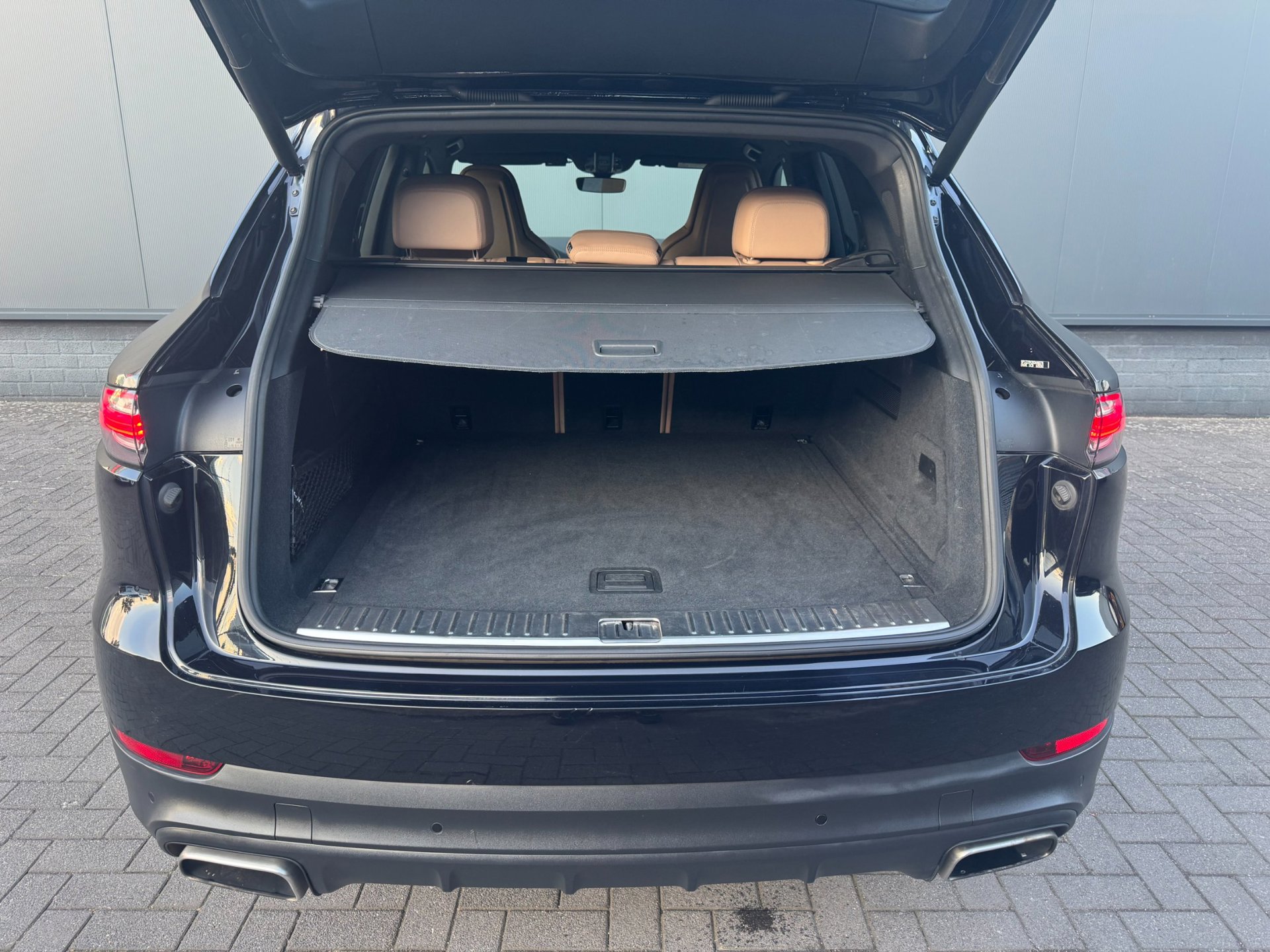 Foto van Porsche Cayenne E-hybrid