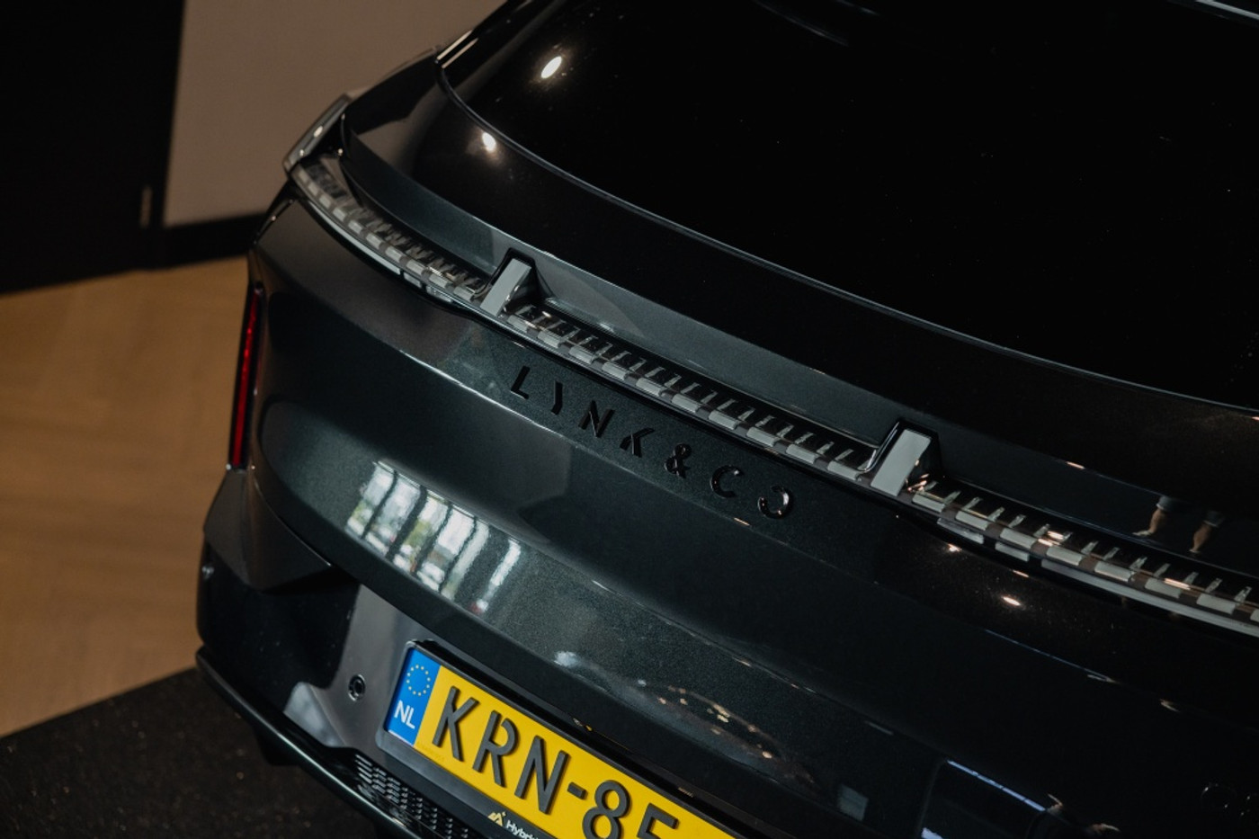 Foto van LYNK & Co 08