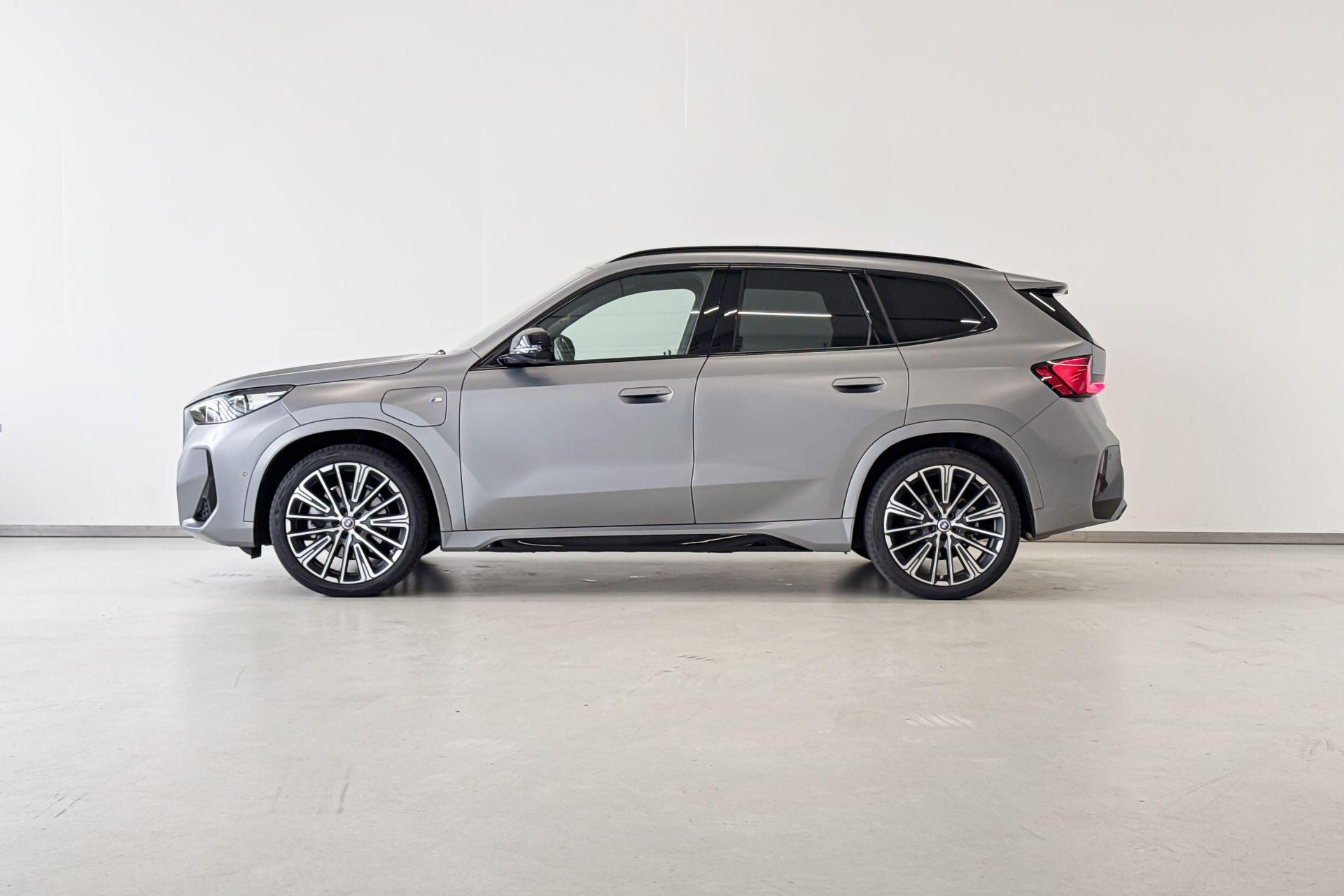 Foto van BMW X1 Xdrive30e