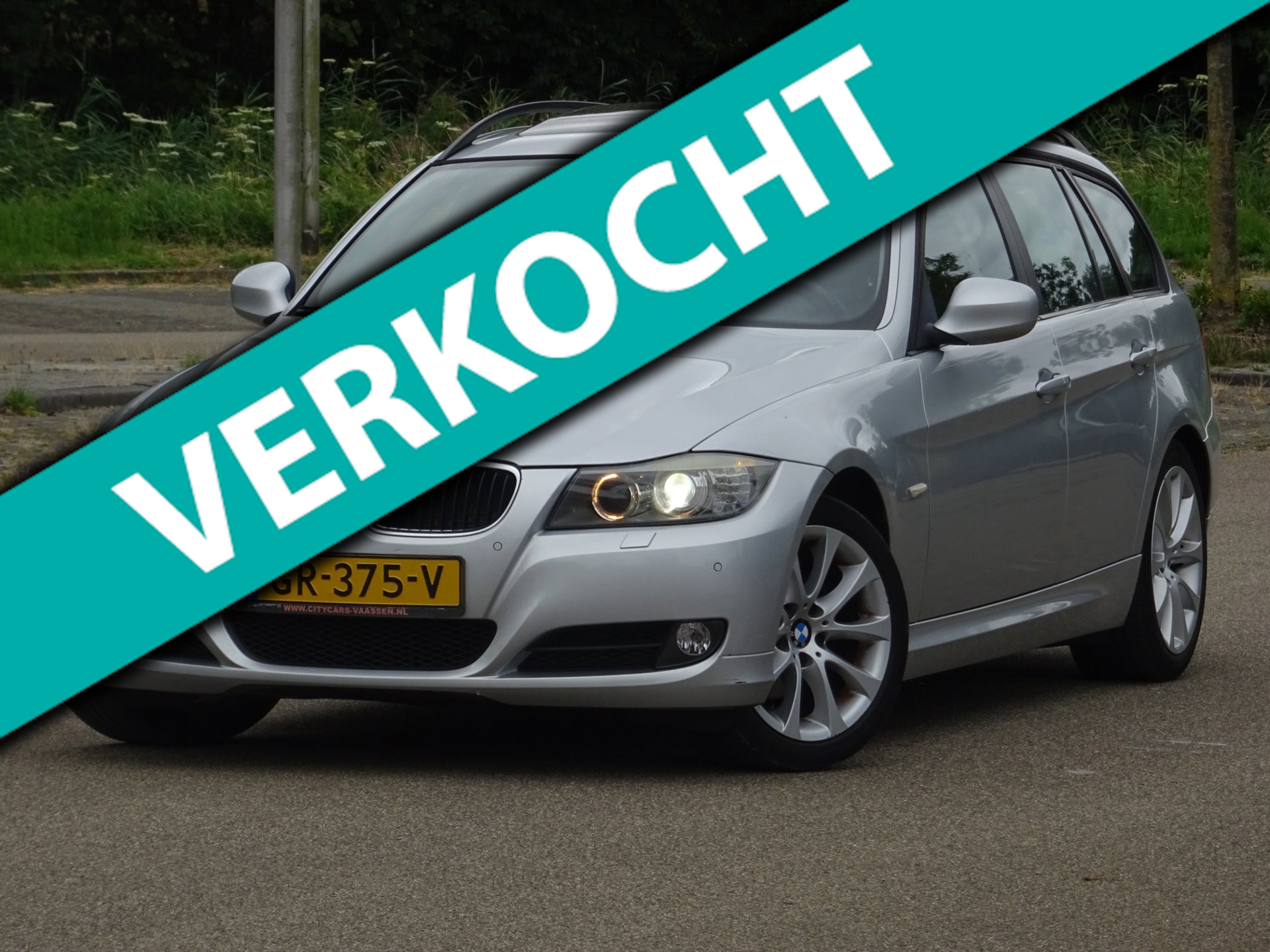 BMW 3er Reihe 318i High Executive NAVI/PANO/LEER/XENON 2010 - voorkant