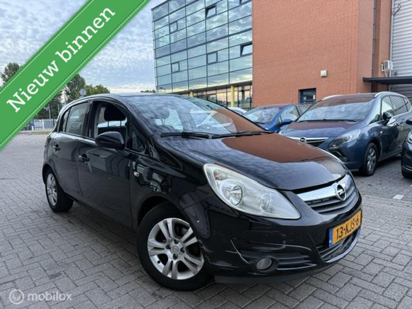 Opel Corsa 1.2-16V Edition AUTOMAAT 2009 - voorkant