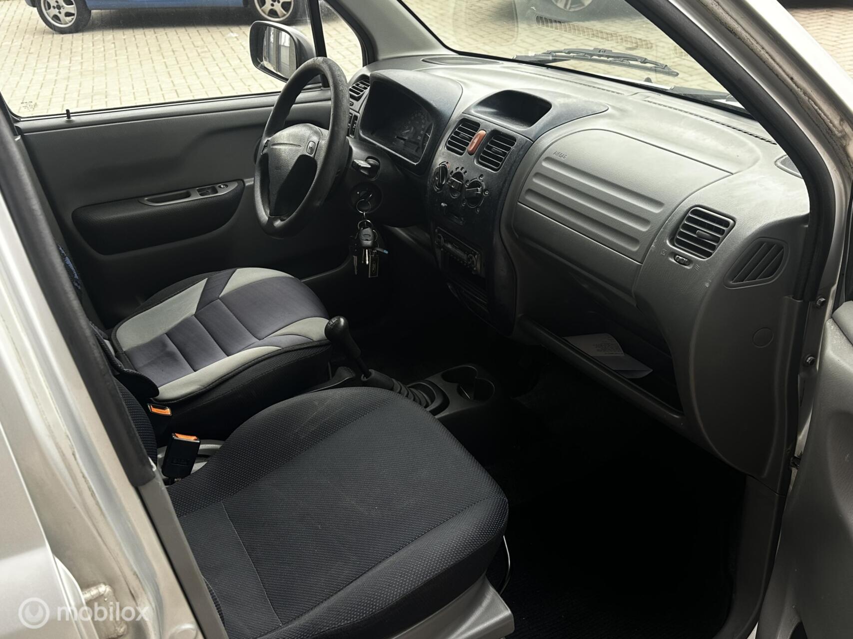 Foto van Suzuki Wagon R