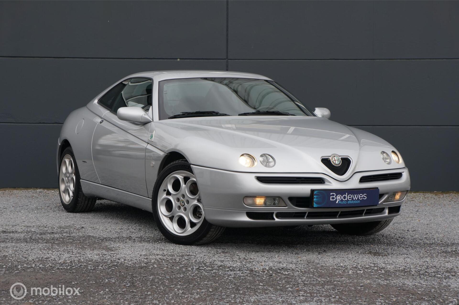 Alfa Romeo GTV (916) 2.0 V6 Turbo Benzina Airco Documentatie 1997 - voorkant