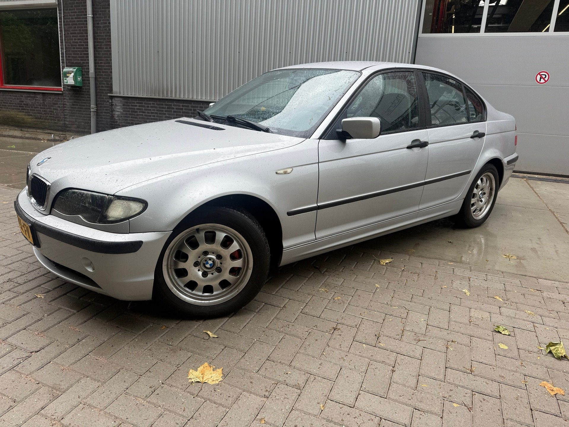 BMW 3er Reihe 316i Black & Silver 2003 - voorkant