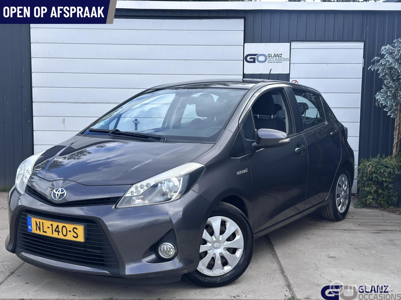 Toyota Toyota Yaris Hybrid 1.5 Full Hybrid Aspiration 2013 - voorkant